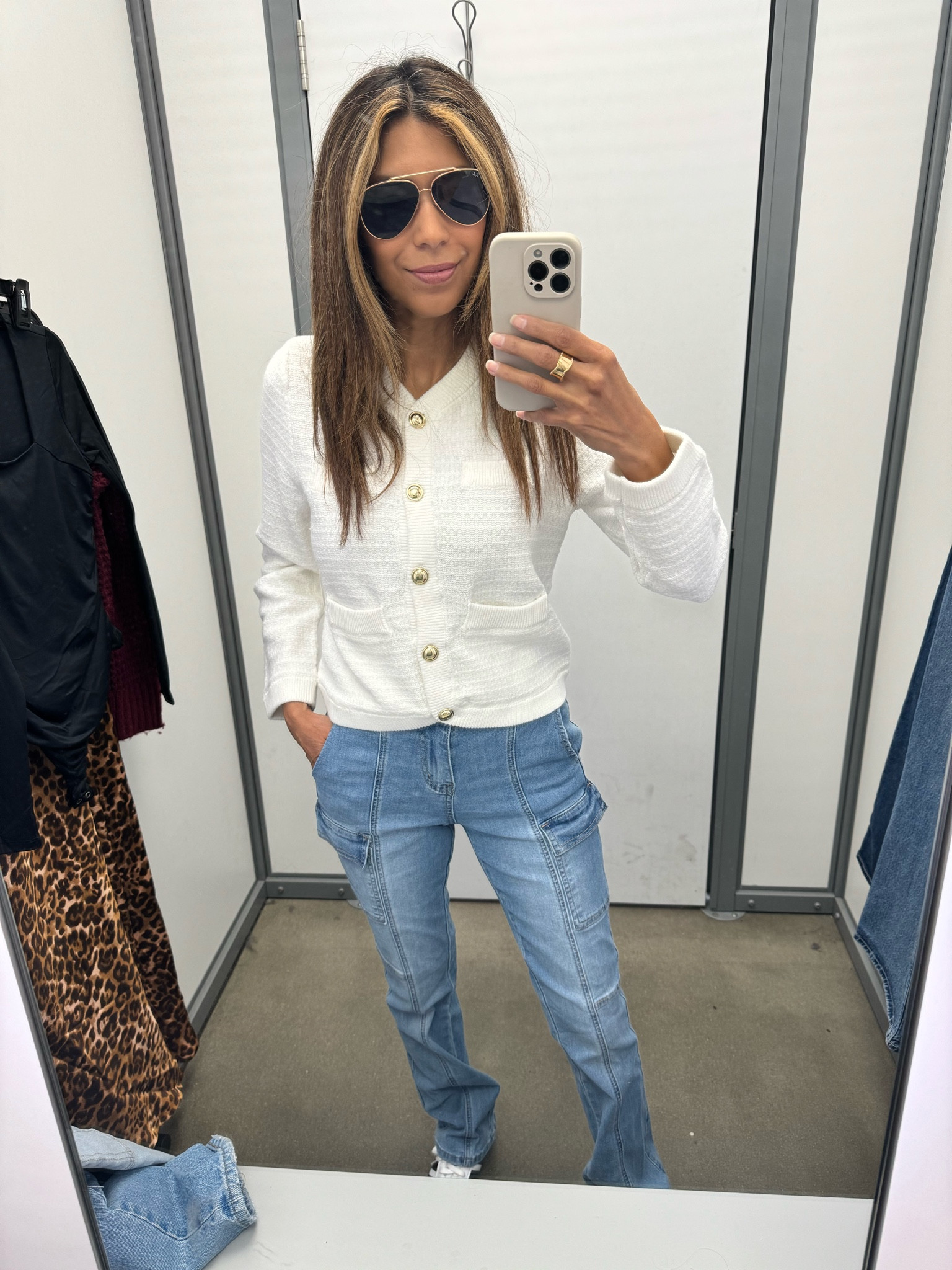 Such a cute sweater and fit 


#LTKFindsUnder50 #LTKOver40 #LTKStyleTip