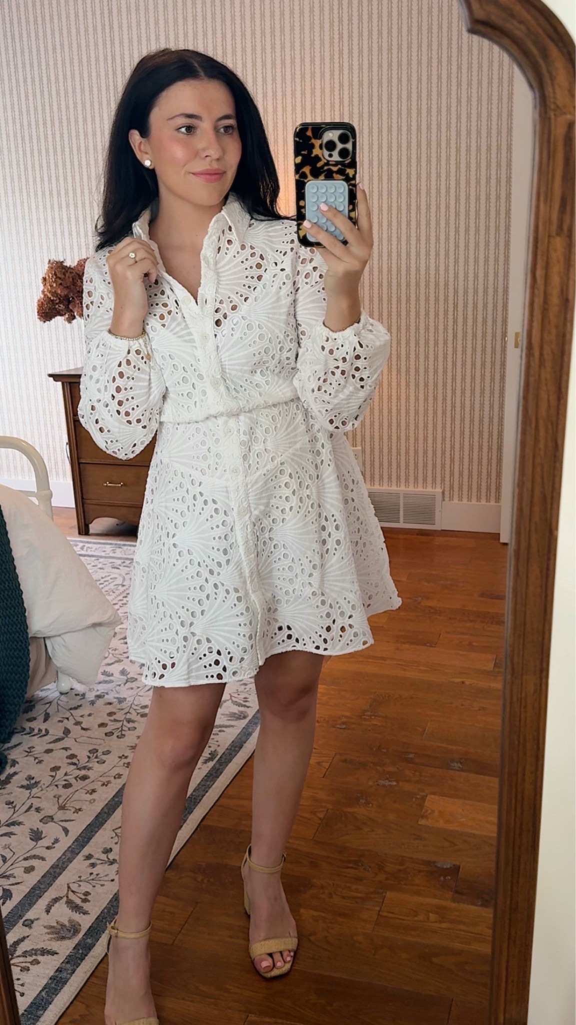 How gorgeous is this seashell eyelet dress 🤍🐚