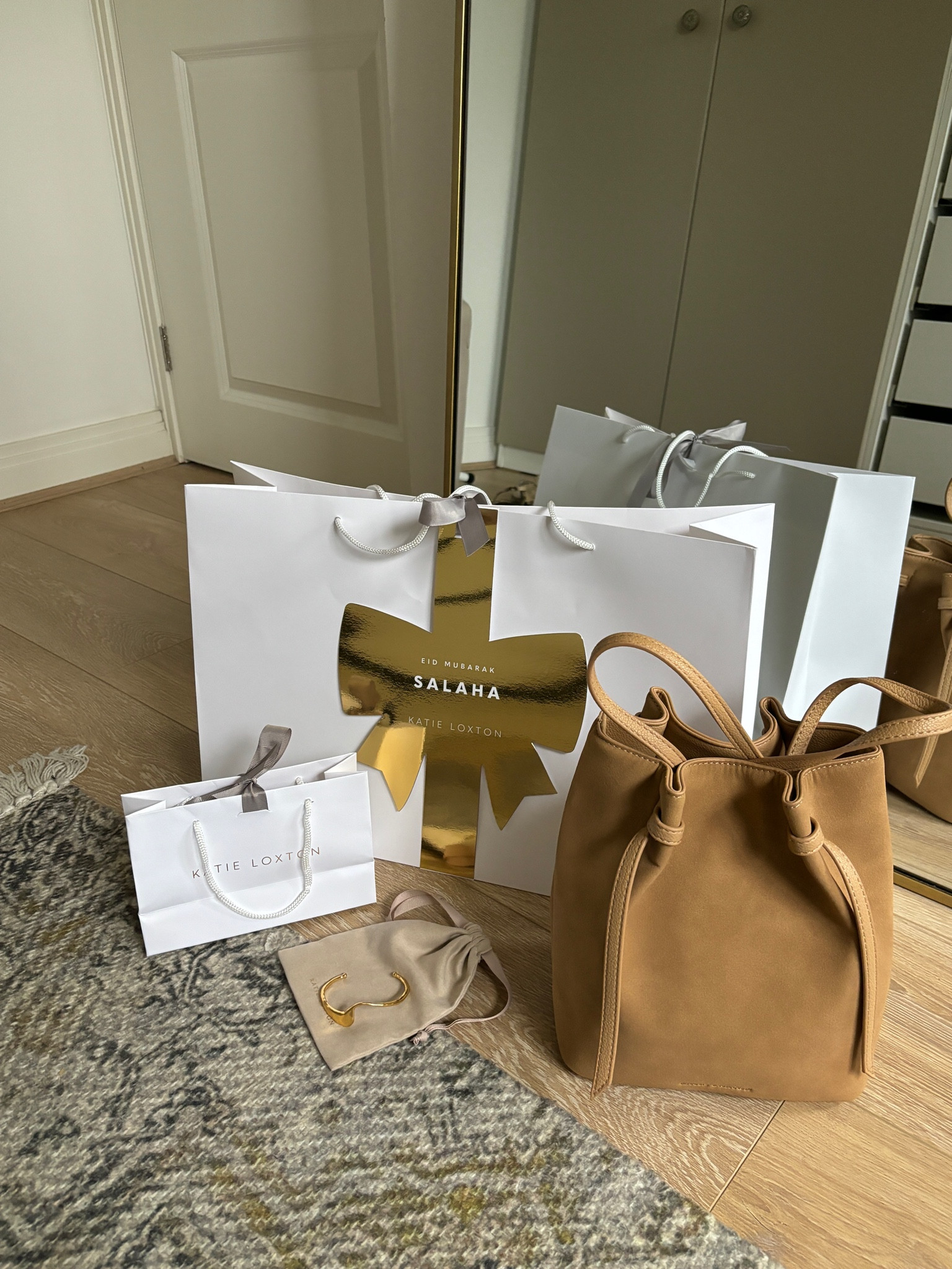 Katie loxton, suede bag, suedette bag, camel bag, bucket bag, summer bag, casual bag, every day bag, personalised bag, personalised gift, cabin bag, makeup bag, makeup cube, tote bag, gold wave bangle, gold bangle