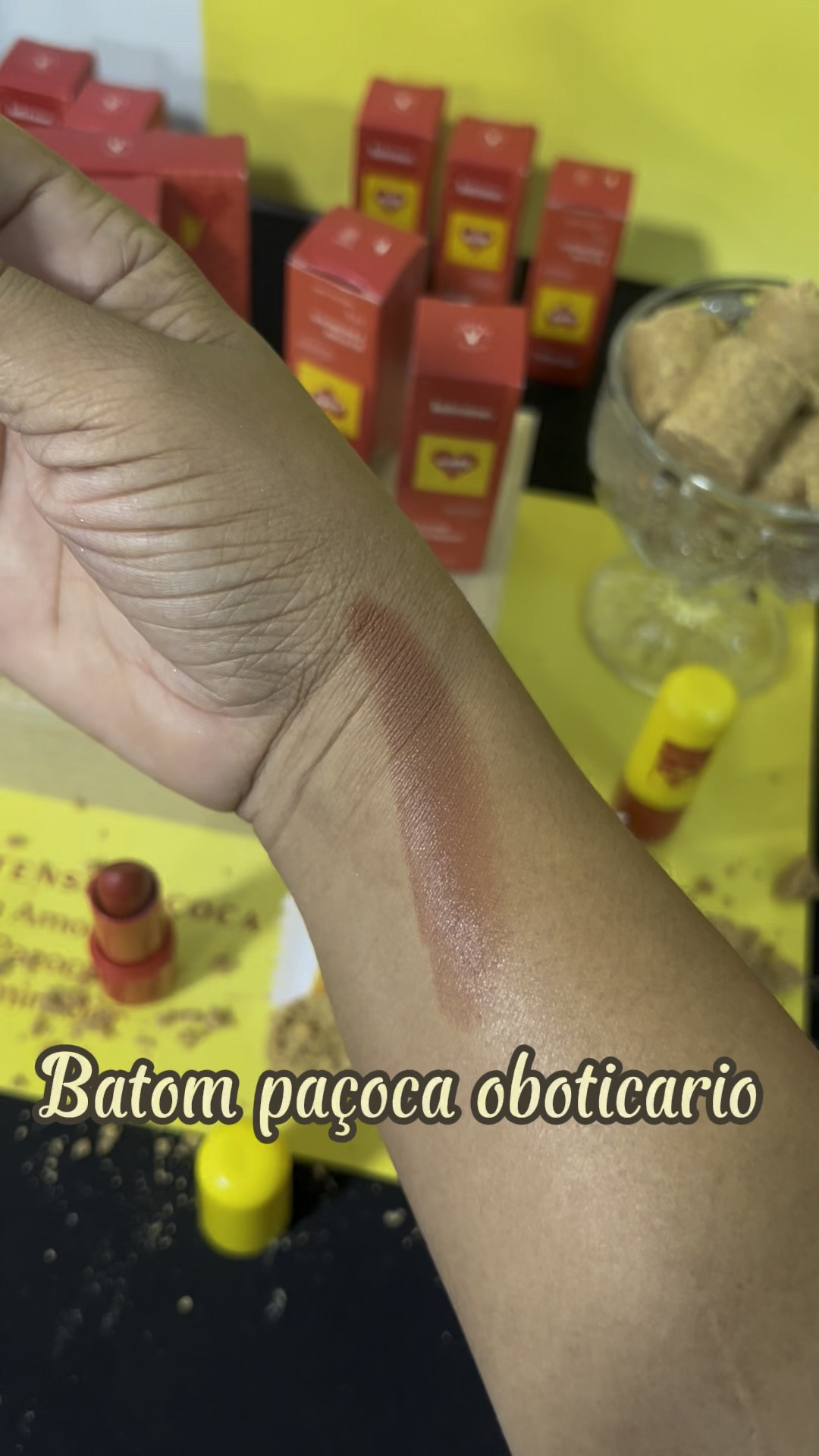 Batom Cremoso Marrom Intense By Amor 3,8g

Com uma cor marrom intensa e apaixonante, textura cremosa e cheirinho de paçoca, este batom vai conquistar.


#LTKbrasil #LTKbeauty #LTKsalealert