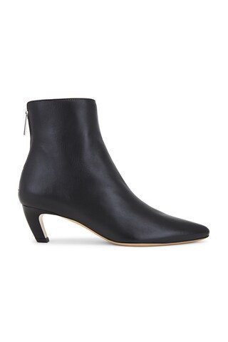 Gabriela Hearst Clayton Boot in Black - Black. Size 38.5 (also in 41). | FWRD 