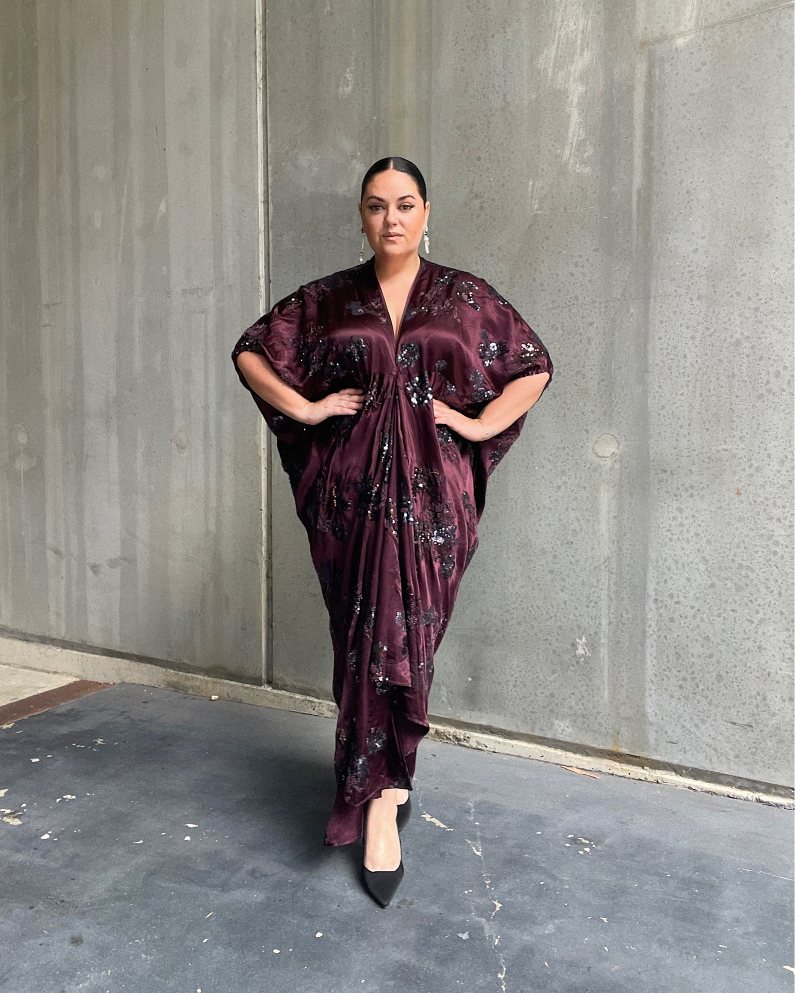 Beyond in love with this wine colour dress with the beaded embellishments, are you kidding. This commonry dress i beyond perfect for the curvy girlies for event wear season 😍🖤

#LTKmidsize #LTKplussize #LTKcurves