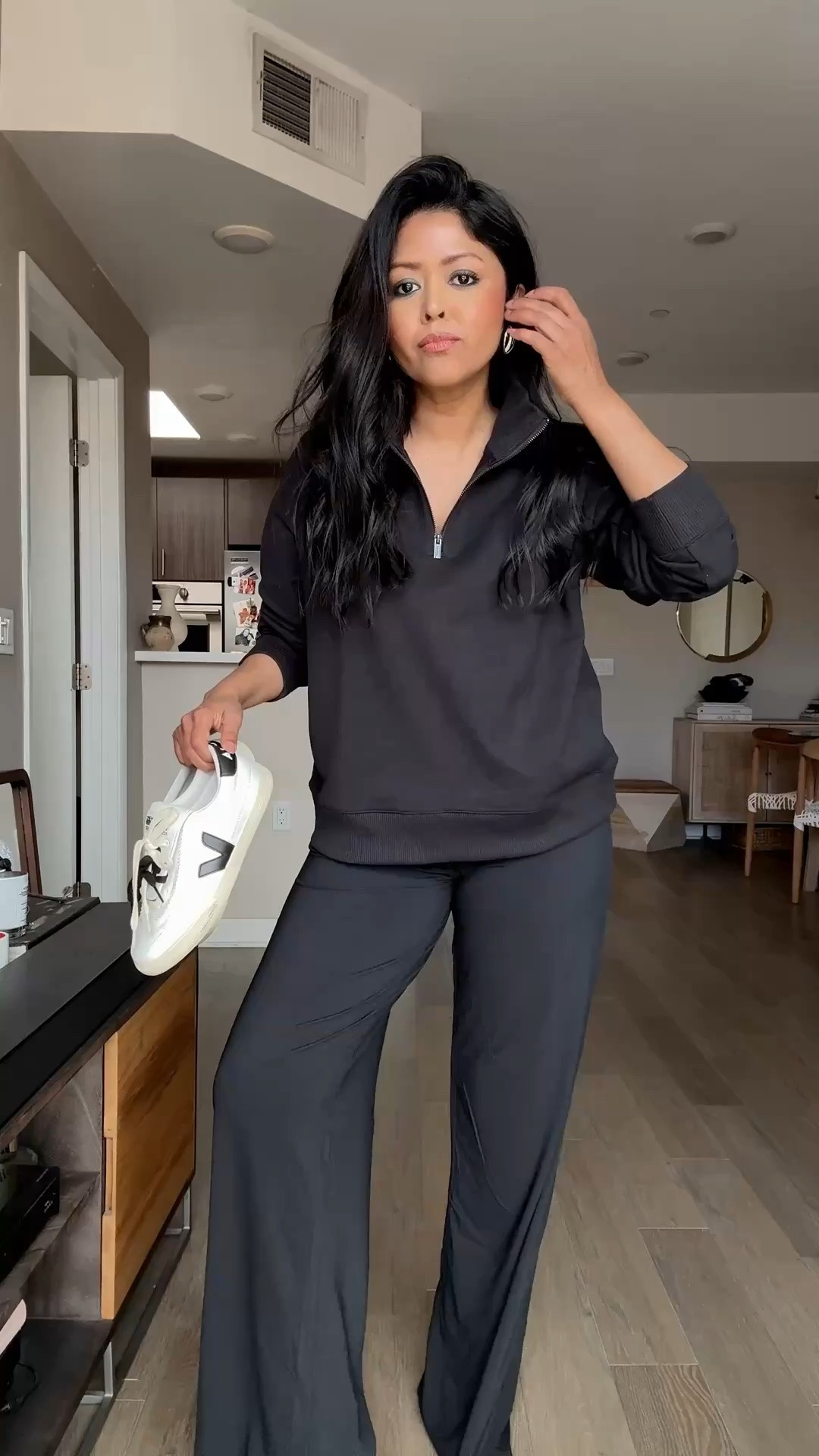 @Splendid these pants are so incredibly soft!! Wearing size small for both

#LTKgrwm #LTKootd #LTKSaleAlert