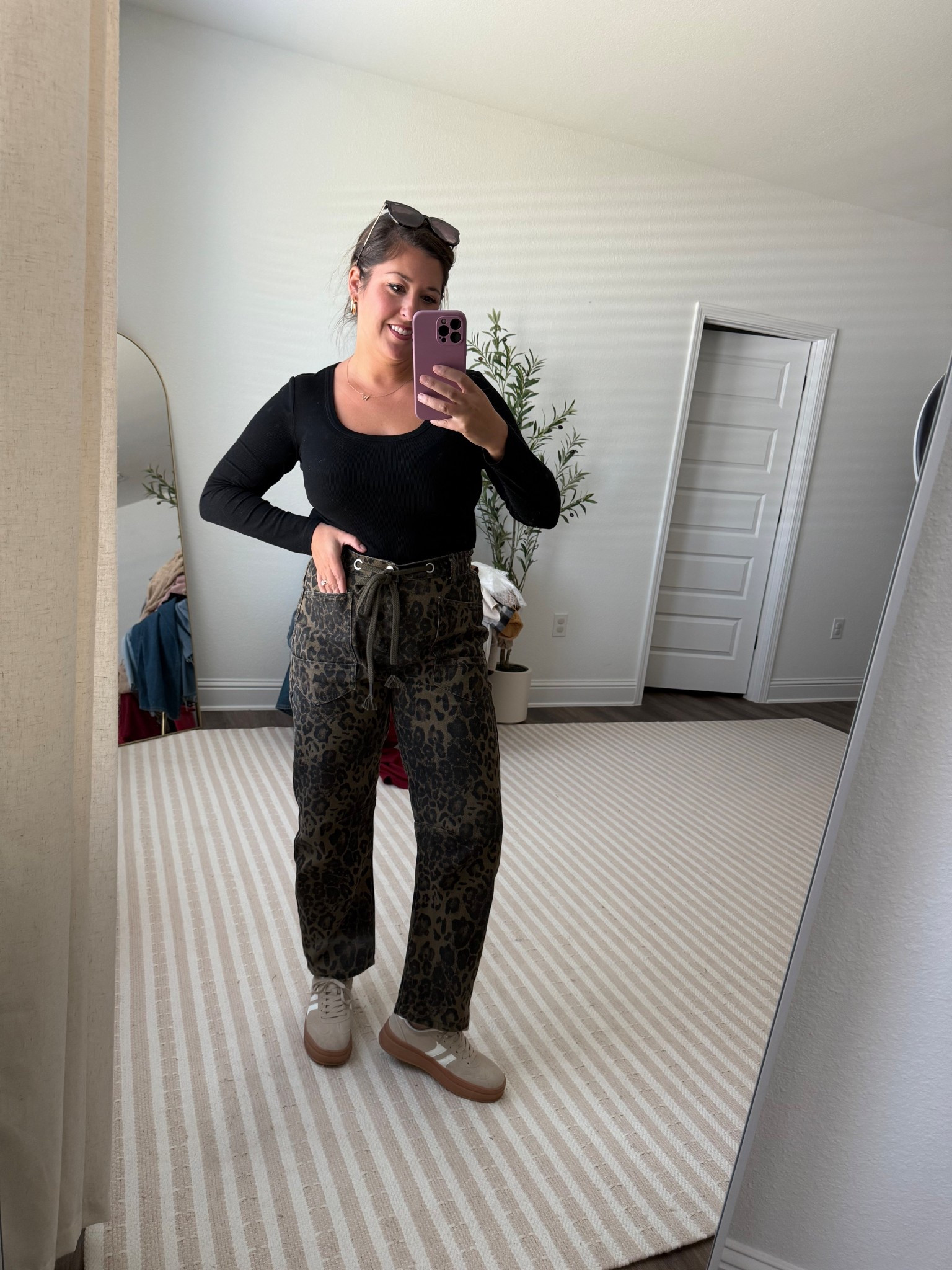 Barrel jeans, leopard jeans, fall outfit

Wearing medium in jeans and large in top 

#LTKSeasonal #LTKFindsUnder50 #LTKStyleTip