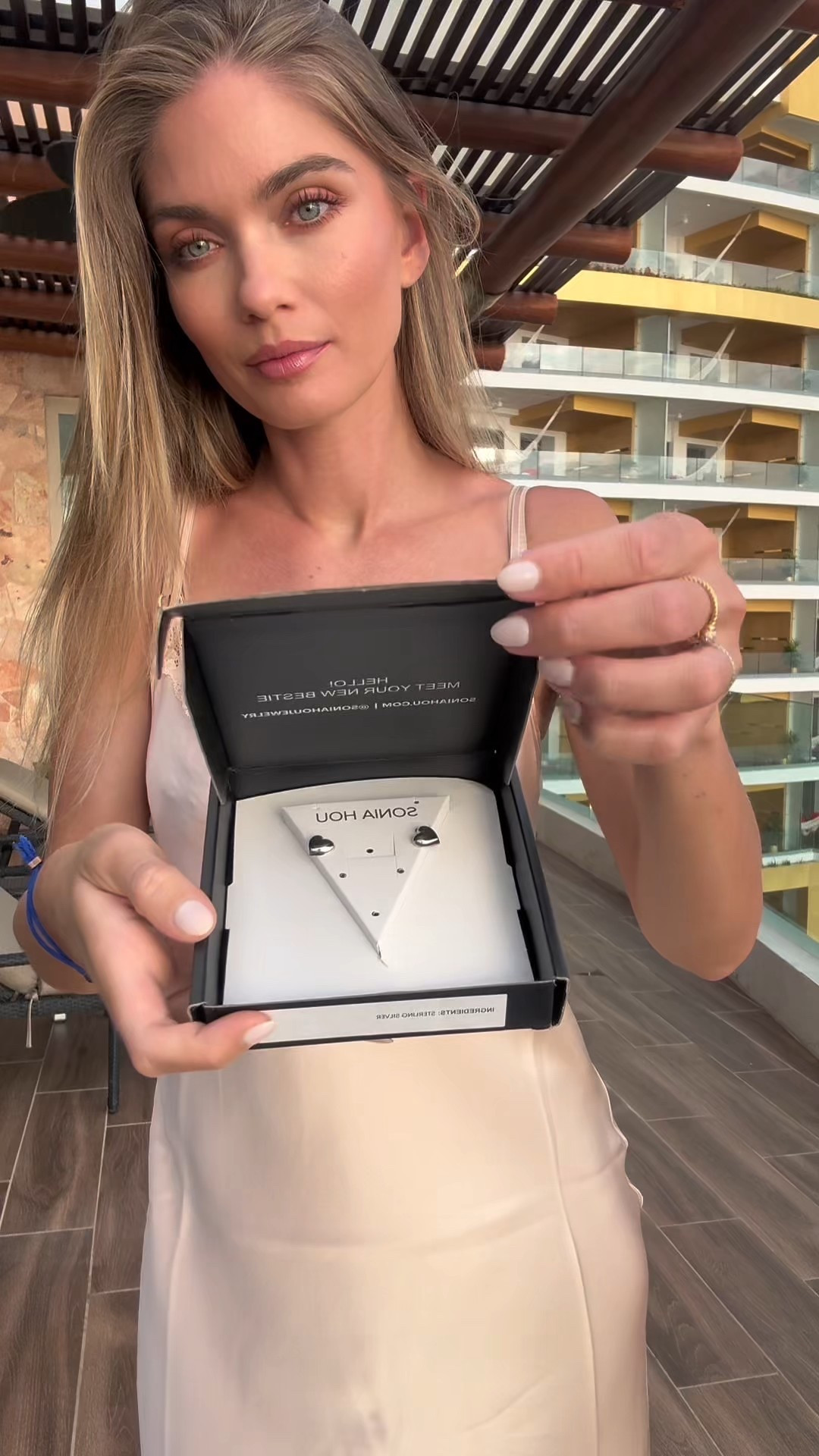 How sweet are these heart earrings???