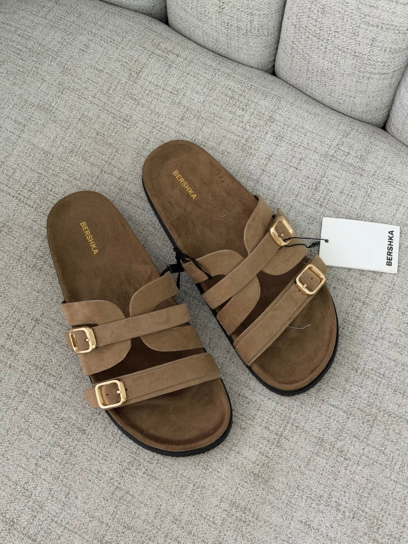 TAN SANDALS SUEDE EFFECT❤️‍🔥
Tags: new in Bertha cage strap detail flats mules sandalias Hermes dupes affordable city break everyday shoes

#LTKshoes #LTKsummer #LTKspring