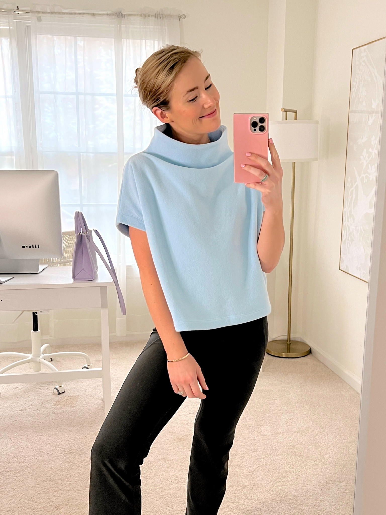 Fresh self tanner 😂 and a cozy afternoon at home!