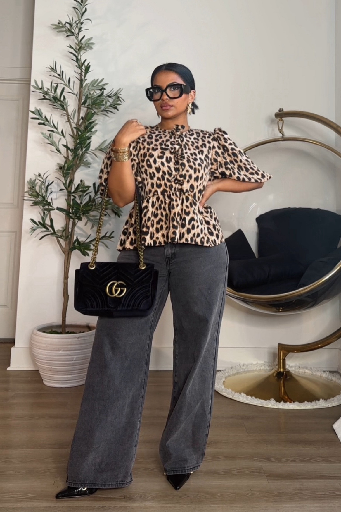 This top is so flattering and comfortable! Size up for an oversized looks with these jeans 

#LTKMidsize #LTKFindsUnder50 #LTKStyleTip