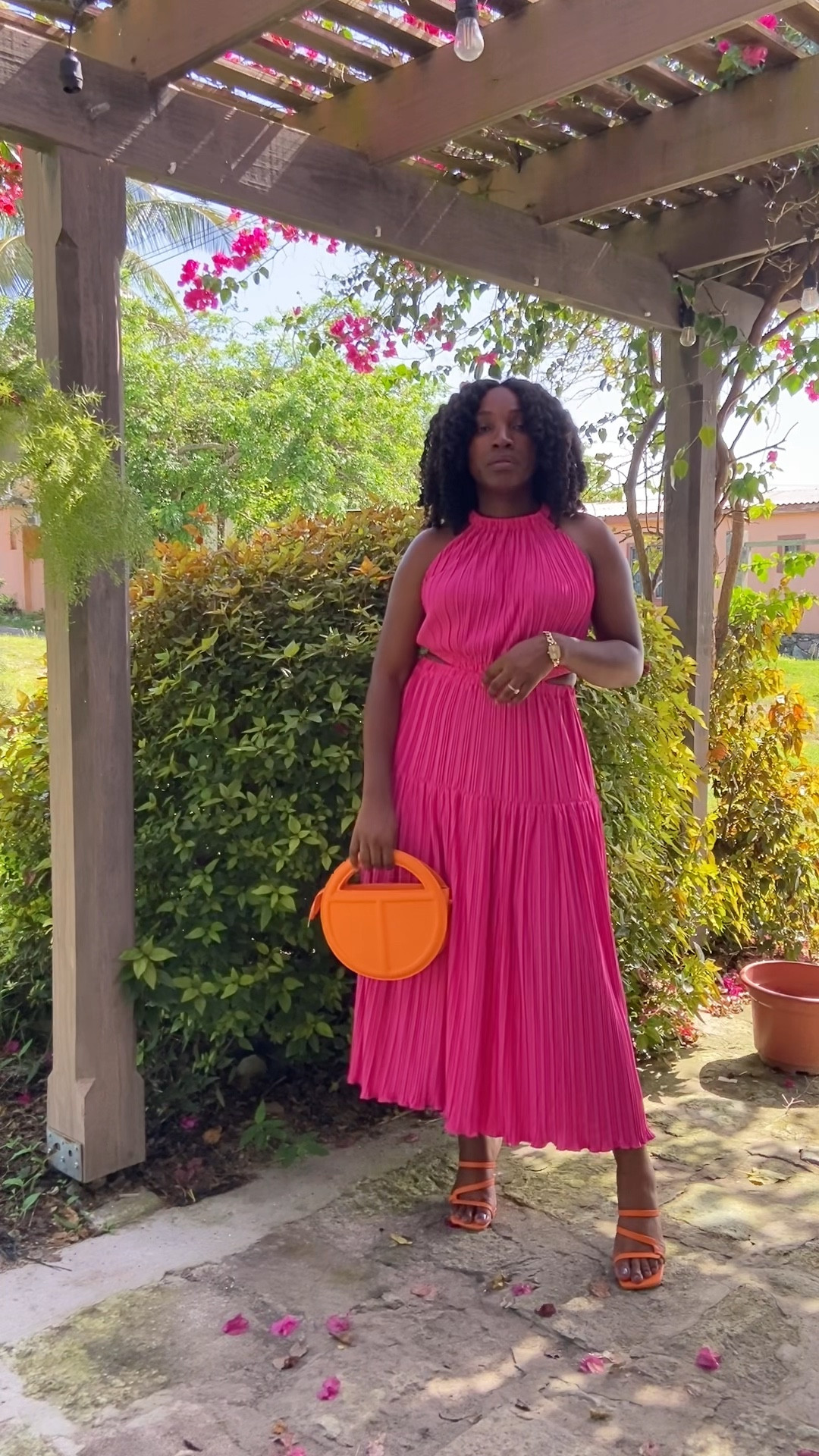 This feminine flirty dress WITH POCKETS, will be my go-to all summer!  You better get you one before it’s sold out! 

#LTKStyleTip #LTKMidsize #LTKFindsUnder50