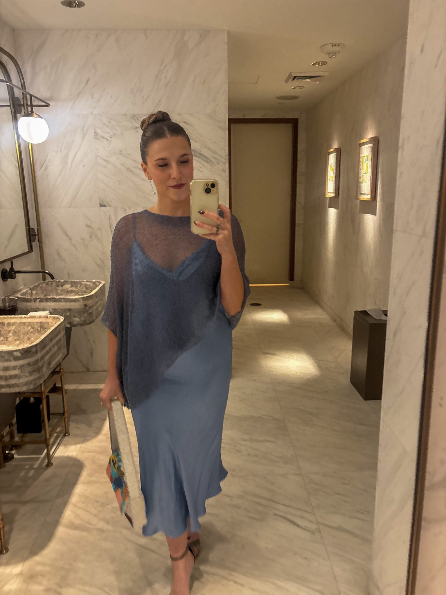 Obsessed with this shawl for warmer days 🌟