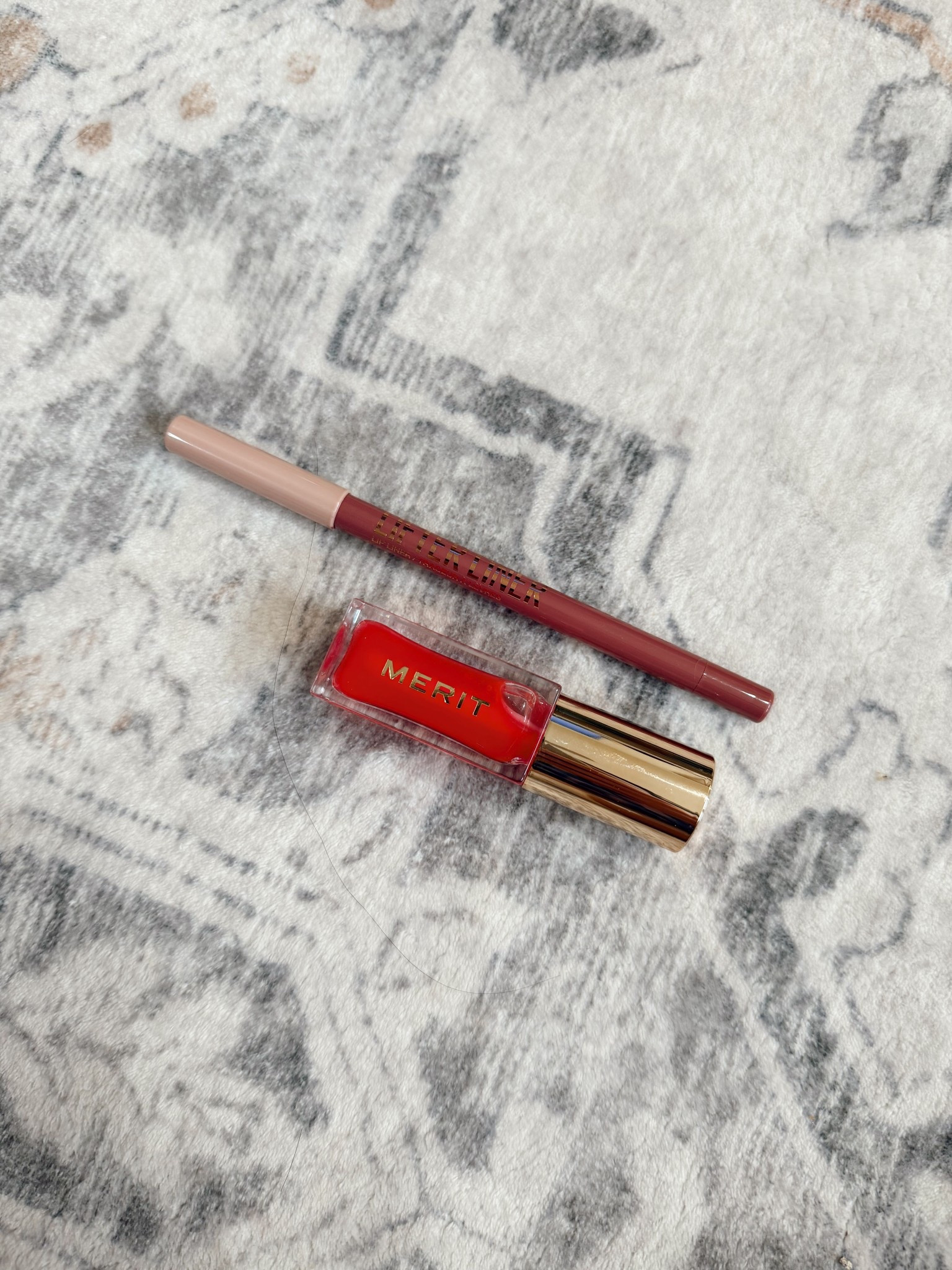 The most unexpected lil combo that will have you guessing allllll others 🥰💋 liner: big lift / lip oil: Les deux 

#LTKBeauty #LTKmomlife #LTKgrwm