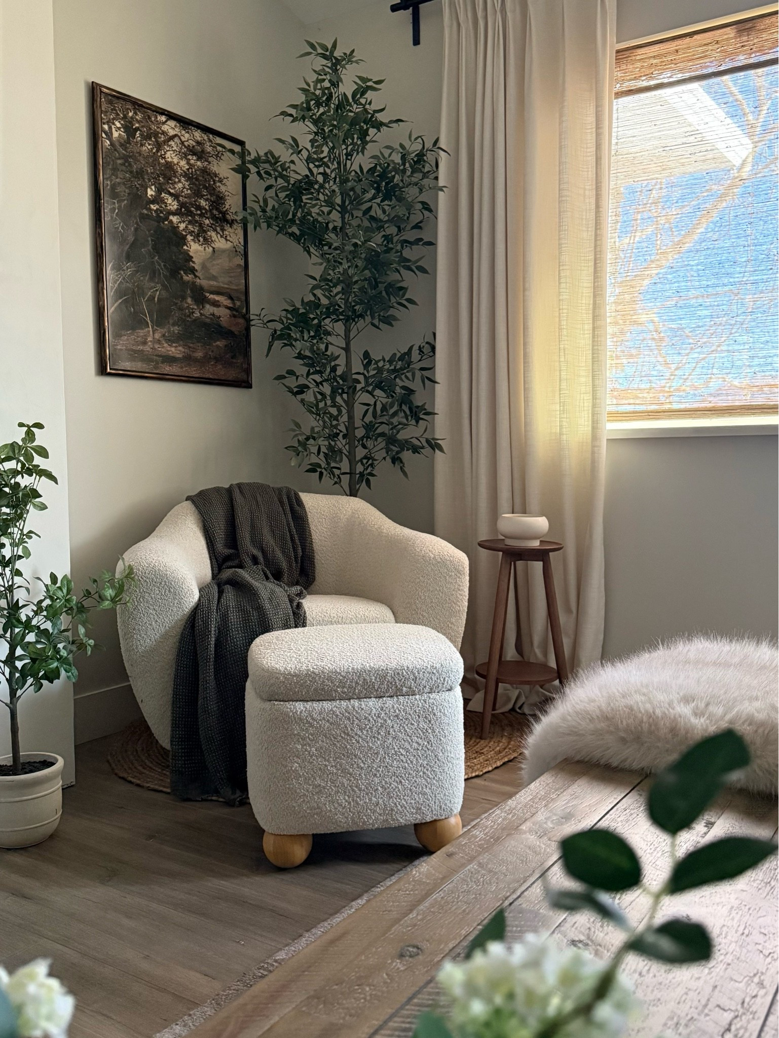 Cozy bedroom corner 🤍
A smaller sized Boucle chair and storage ottoman✨