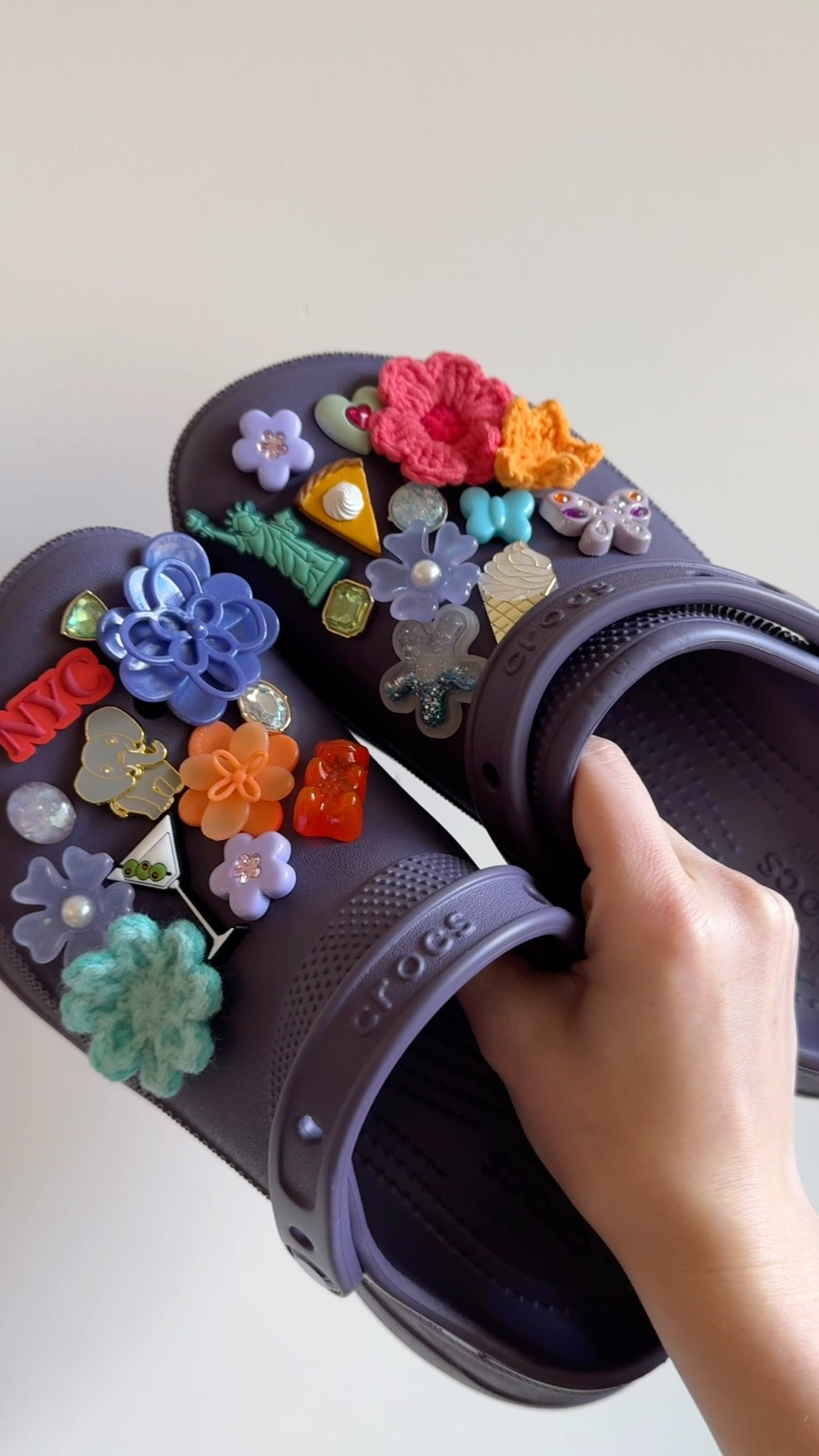 Let’s bling out some crocs! 

#LTKCyberWeek #LTKGiftGuide #LTKFindsUnder100