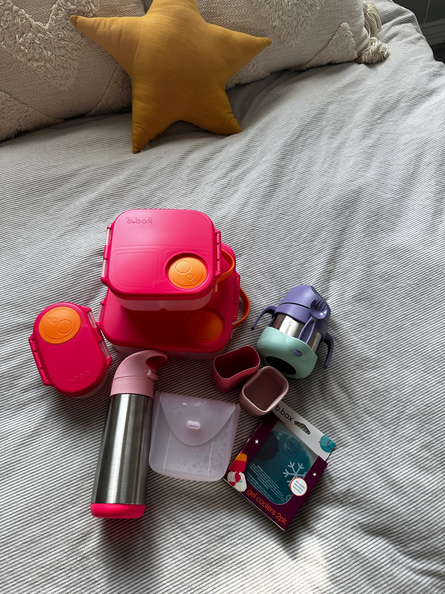 Best Lunchbox ever ✏️🎒
#siliconelunchbox #lunchbag #bentobox #sandwichbag #insulatedfoodjar #insulatedwaterbote #snackbox 

#LTKSeasonal #LTKFamily #LTKKids