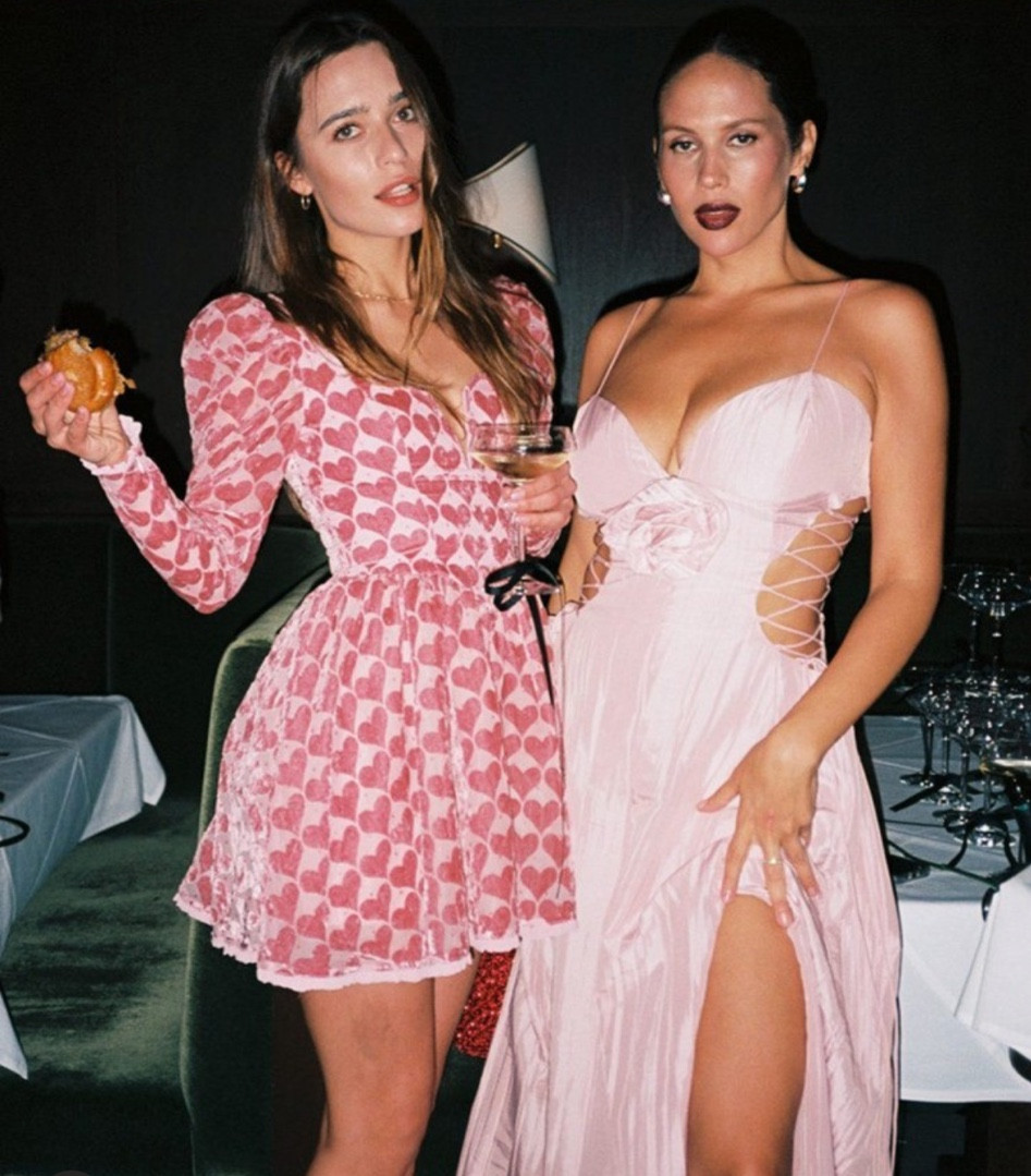 Valentines Day Outfits 🫶🏼

Galentines Fits, Dinner Outfits, Dinner Date, Girls’ Night Out 

#LTKparties #LTKsalealert #LTKMostLoved