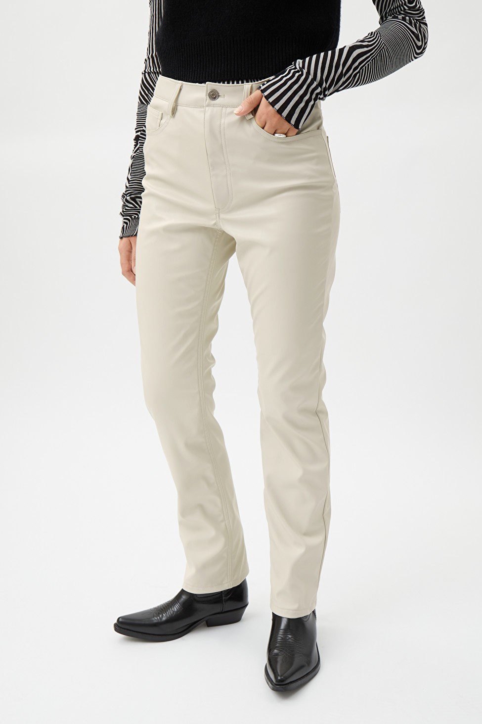 PU-Hose Voyage - Beige - Trousers - Weekday DE | Weekday