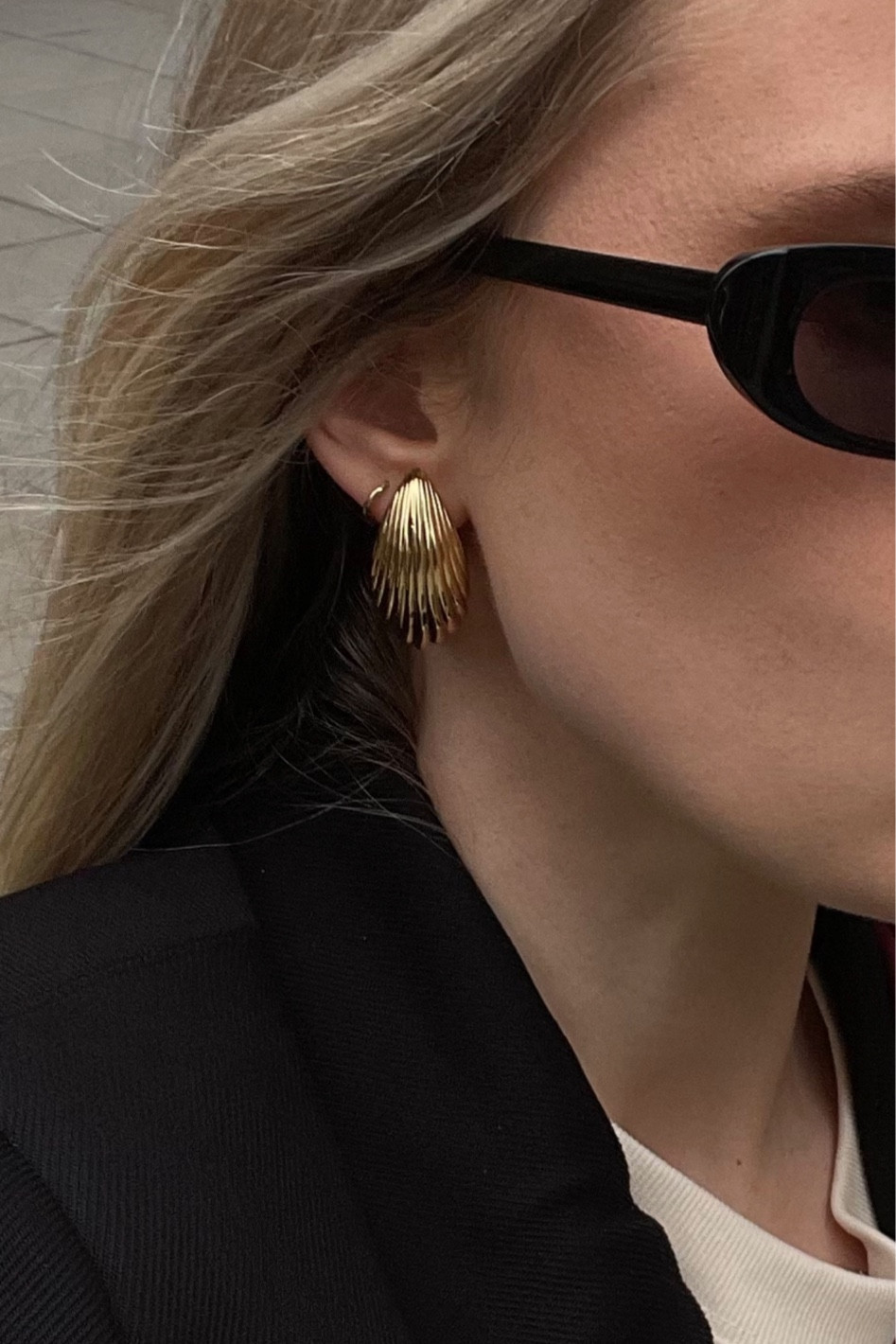 Statement earrings 🐚