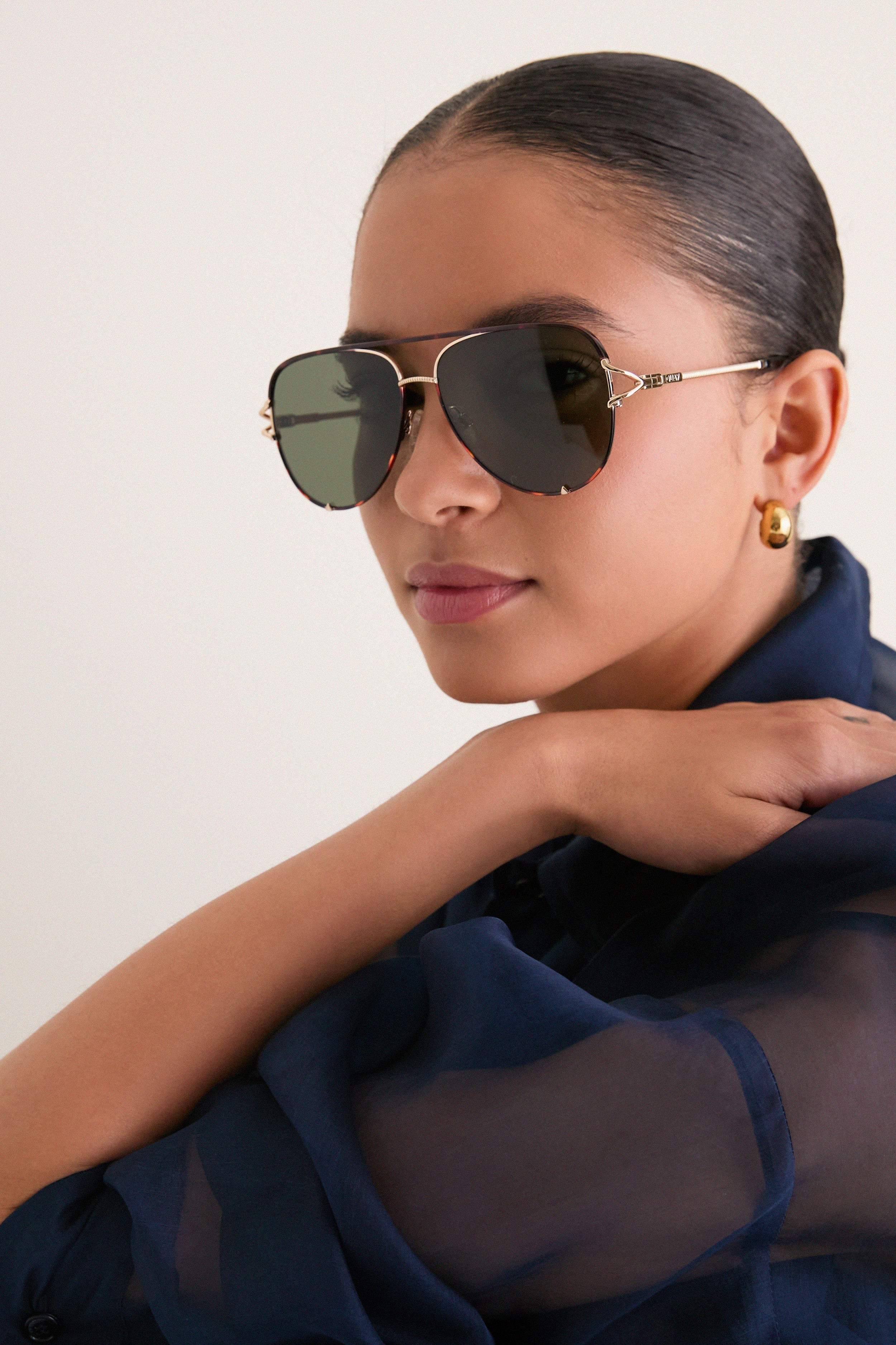 Dark Tort High Key Twist Sunglasses | Tuckernuck (US)