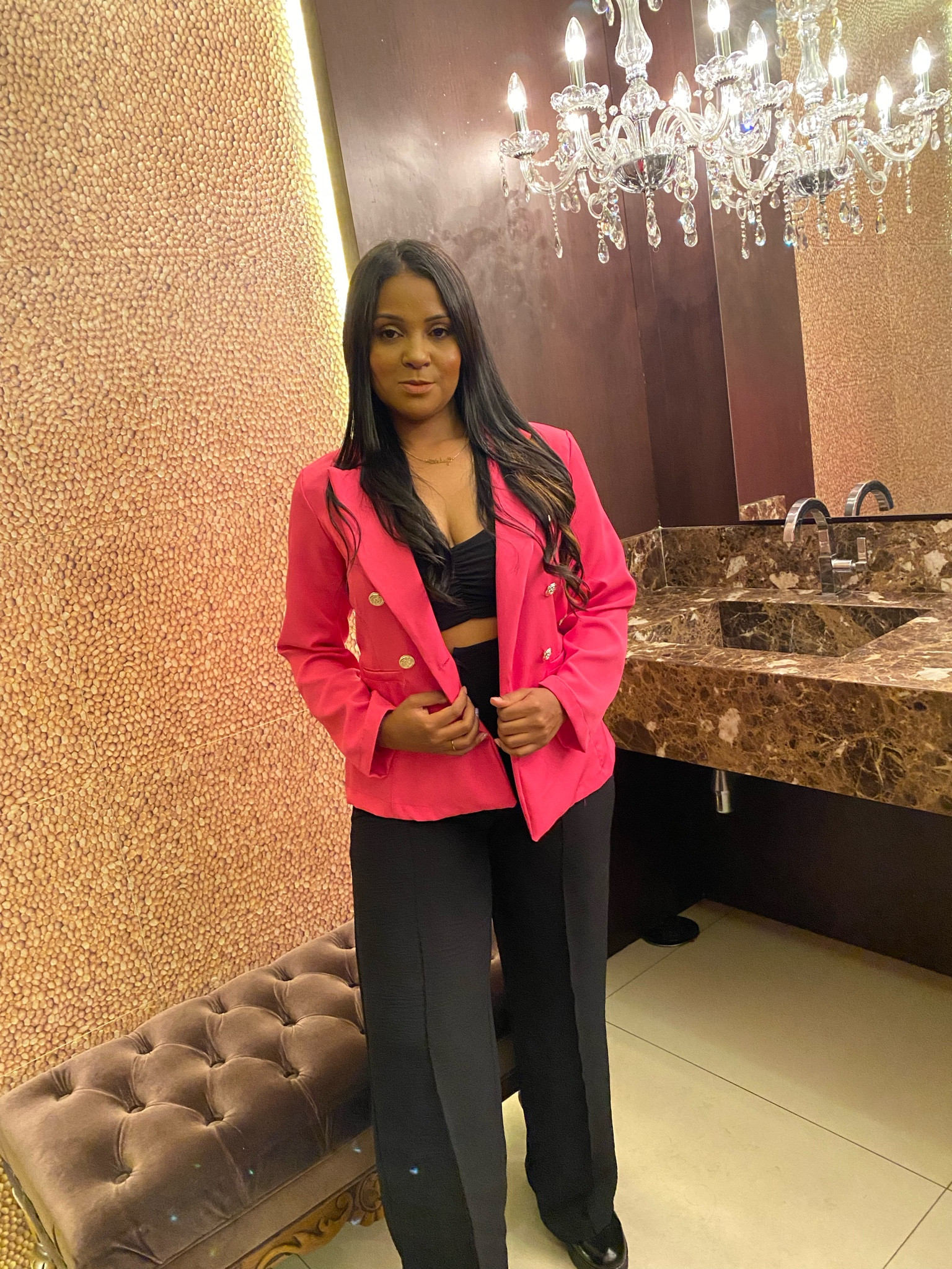 O blazer feminino é uma das 8 peças essenciais no guarda roupa de qualquer mulher. Ele é versátil e atemporal. Ou seja, combinado com as peças certas, ele cai bem para quase todas as ocasiões, agradando a mulheres de todos os estilos. 💓


#MesDasMaesLTK.

#LTKeurope #LTKbrasil #LTKhome
