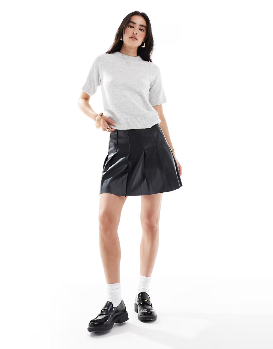 New Look faux leather pleated mini skirt In black | ASOS (Global)