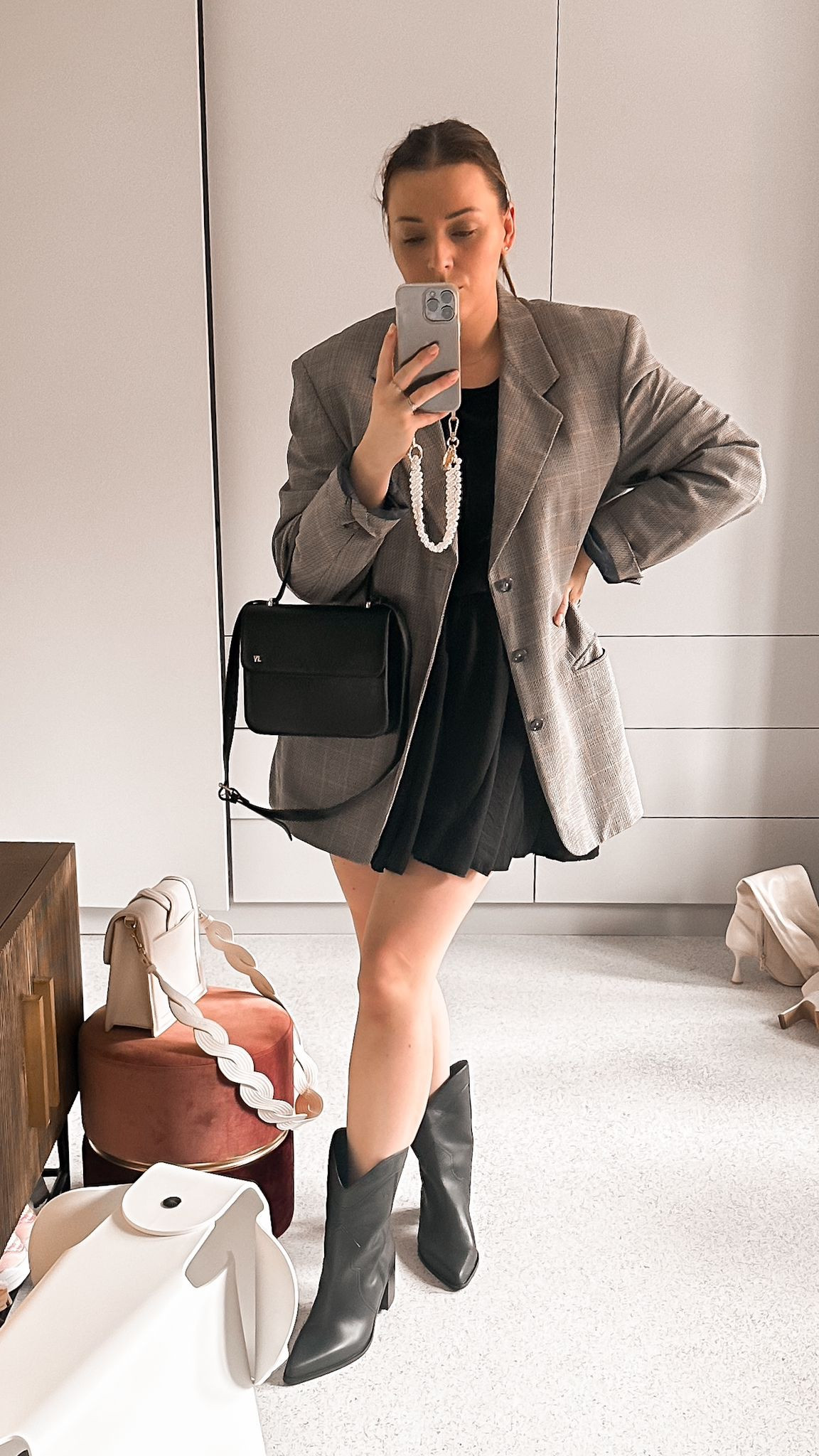 Grey patterned blazer + ankle boots combo 🩶

outfit inspiration, autumn style, Josh V, H&M, double breasted blazer, Netherlands. 

#LTKstyletip #LTKeurope #LTKSeasonal