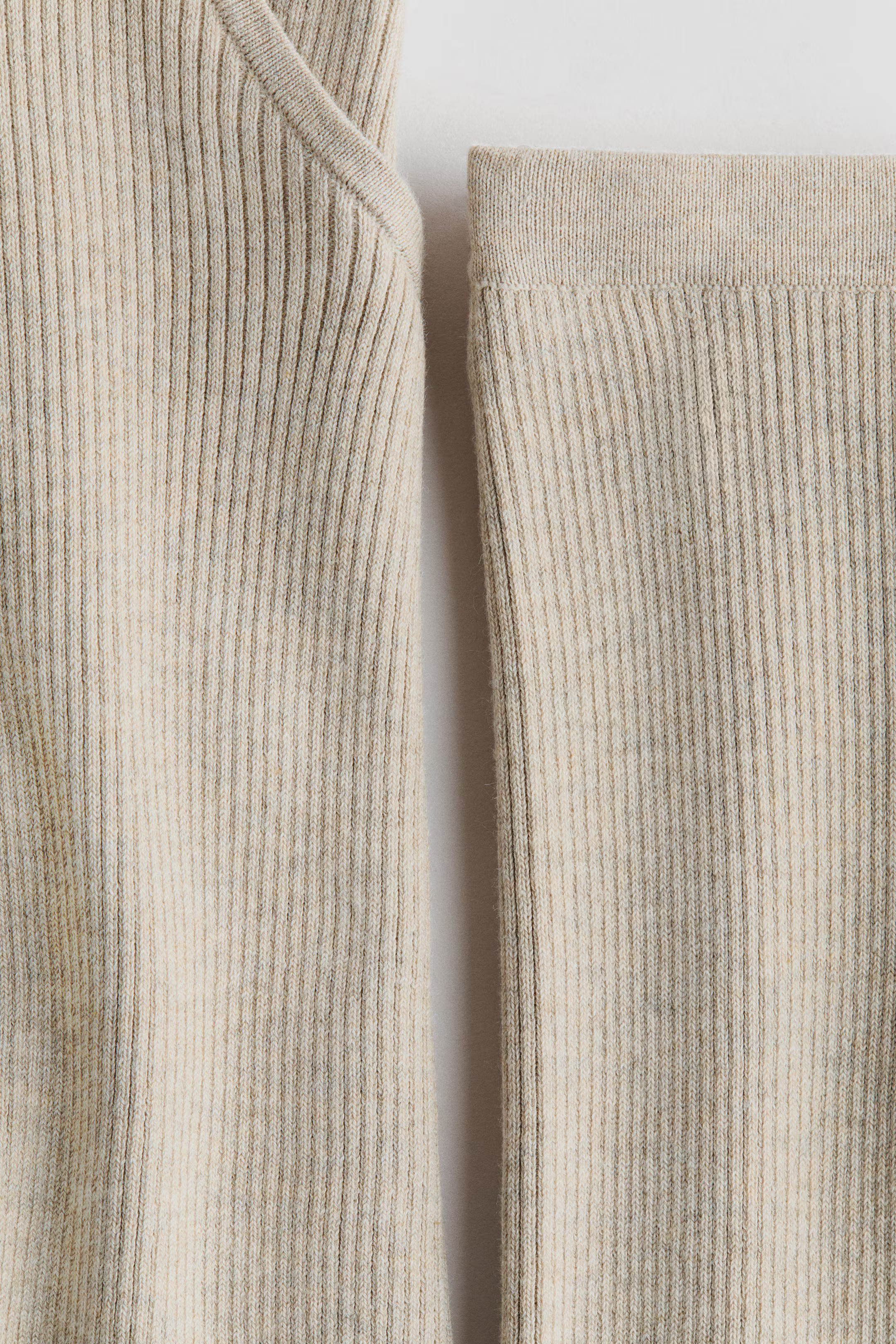 2-piece top and leggings set | H&M (UK, MY, IN, SG, PH, TW, HK)