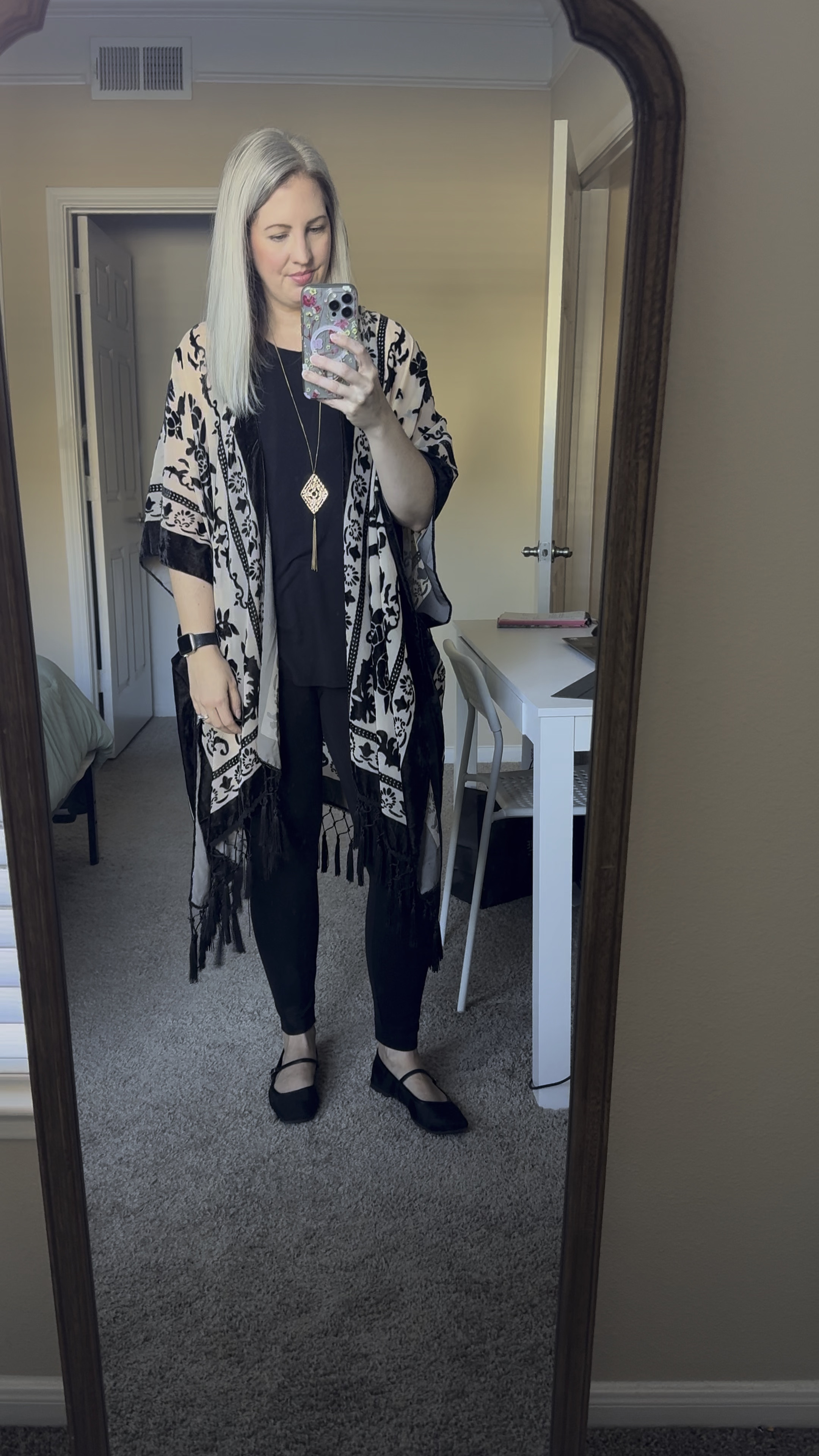 Today’s comfy OOTD 🫶🏻 Everything is TTS. I just needed a comfy work-from-home outfit for today!

#LTKStyleTip #LTKOver40 #LTKFindsUnder50