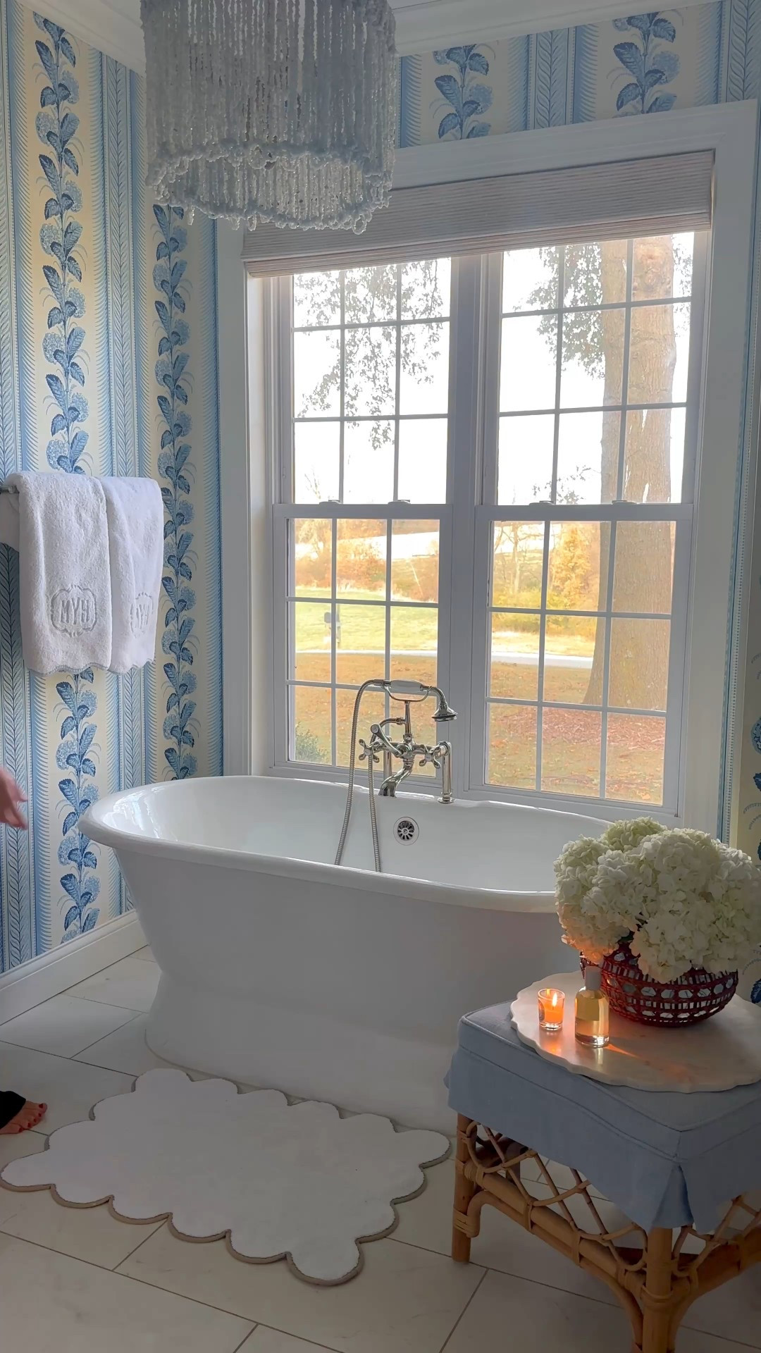 Loving these new bath pillows we got for our bath tub! Makes relaxing so much more comfortable and live this beautiful blue color

Bathroom primary bath master bath wallpaper bath pillows bathtub bath mat 

#LTKHome
