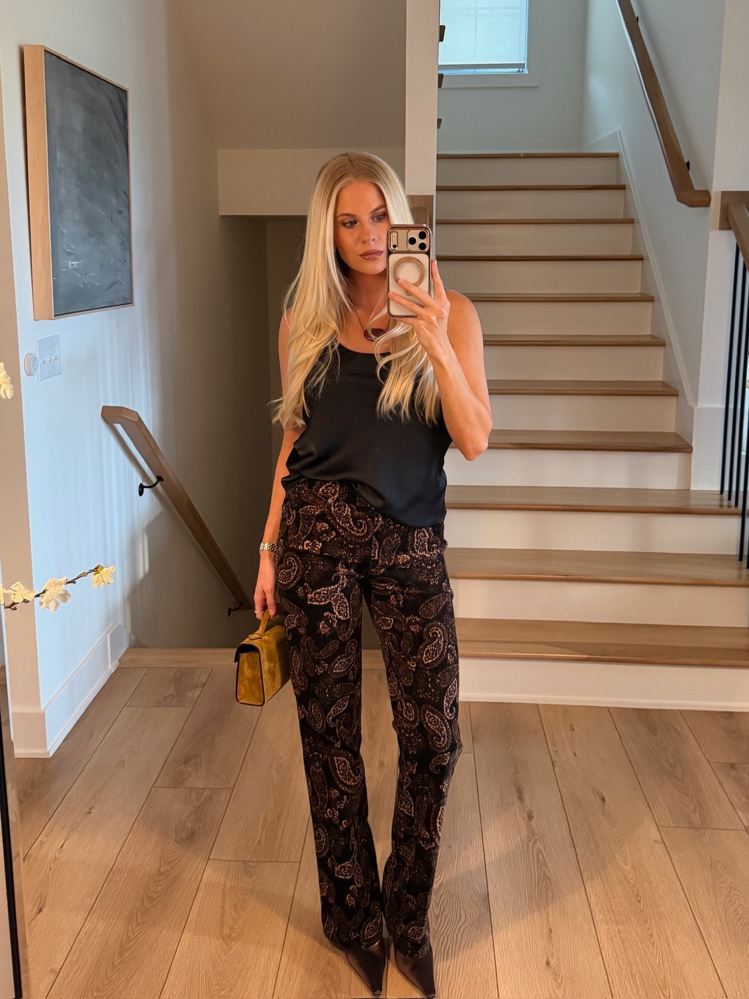 SIZE: 28 pants, linked similar tanks & shoes, code KATHLEEN20 for discount on necklace! kathleenpost

Fall outfit inspo, fall transition look, fall date night, fall gno

#LTKootd #LTKSeasonal