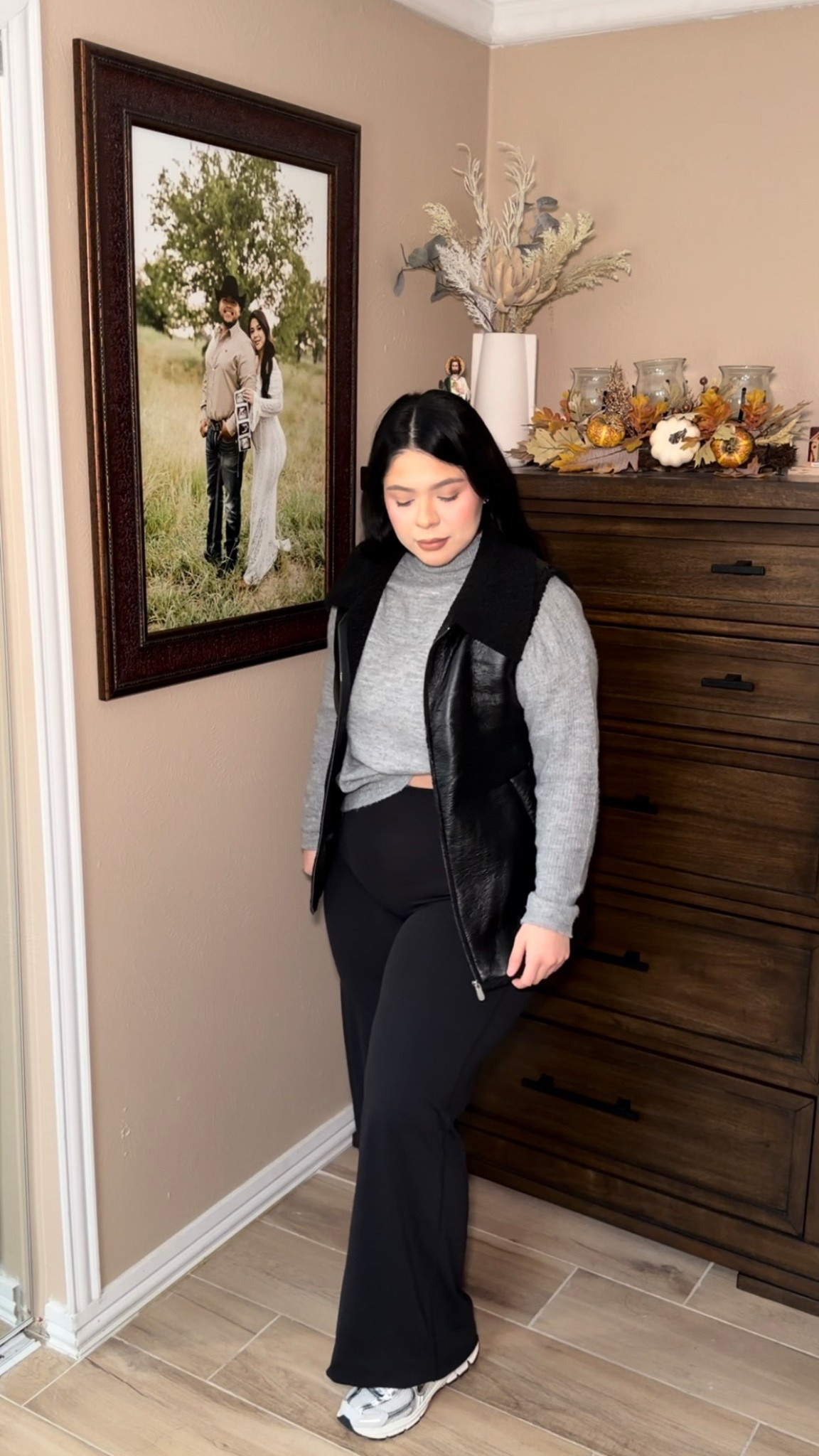 Quick and simple OOTD🖤🫰🏻

#LTKootd #LTKmomlife #LTKgrwm