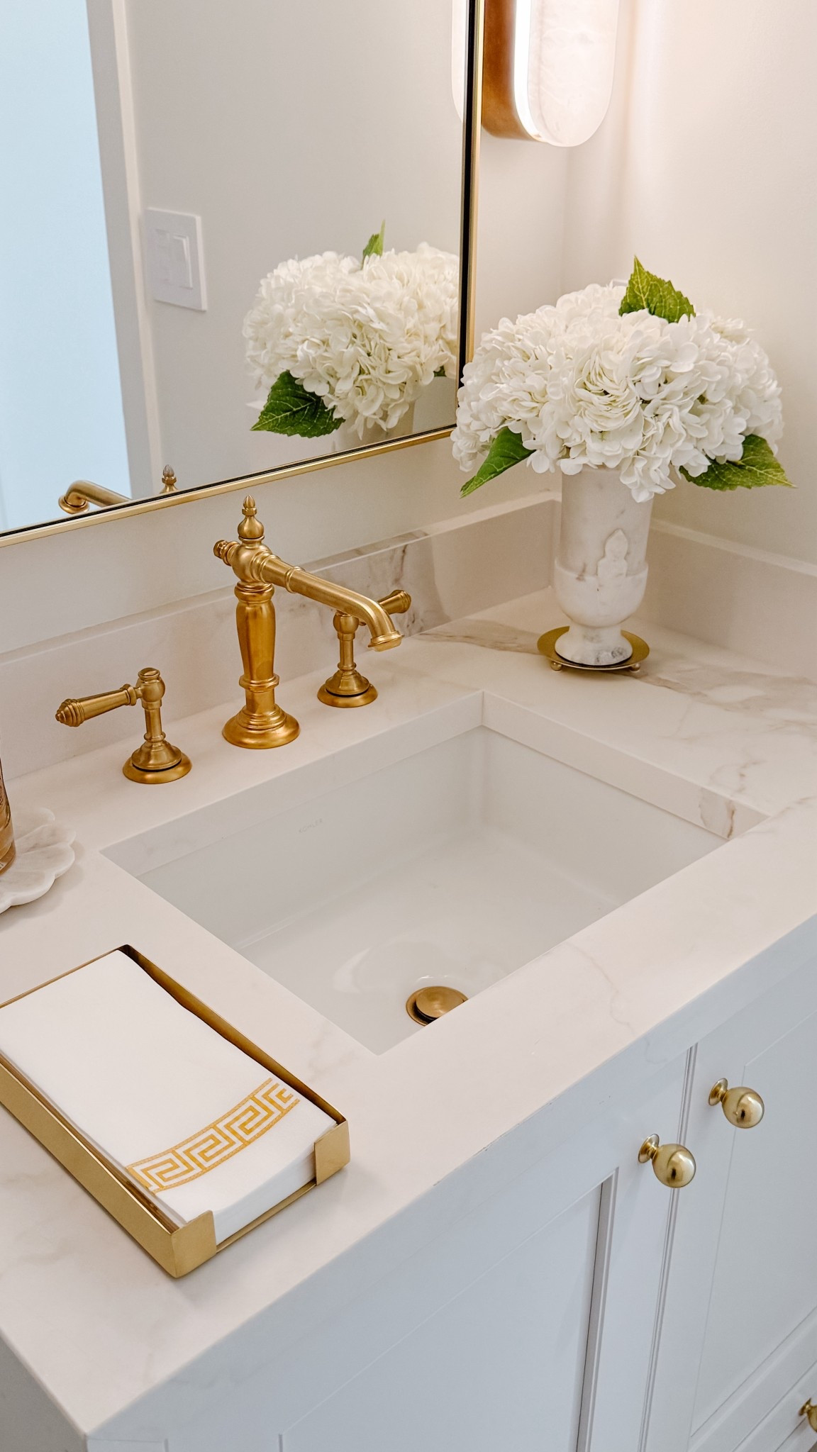 Powder room ✨

#LTKHome #LTKFindsUnder100 #LTKSaleAlert