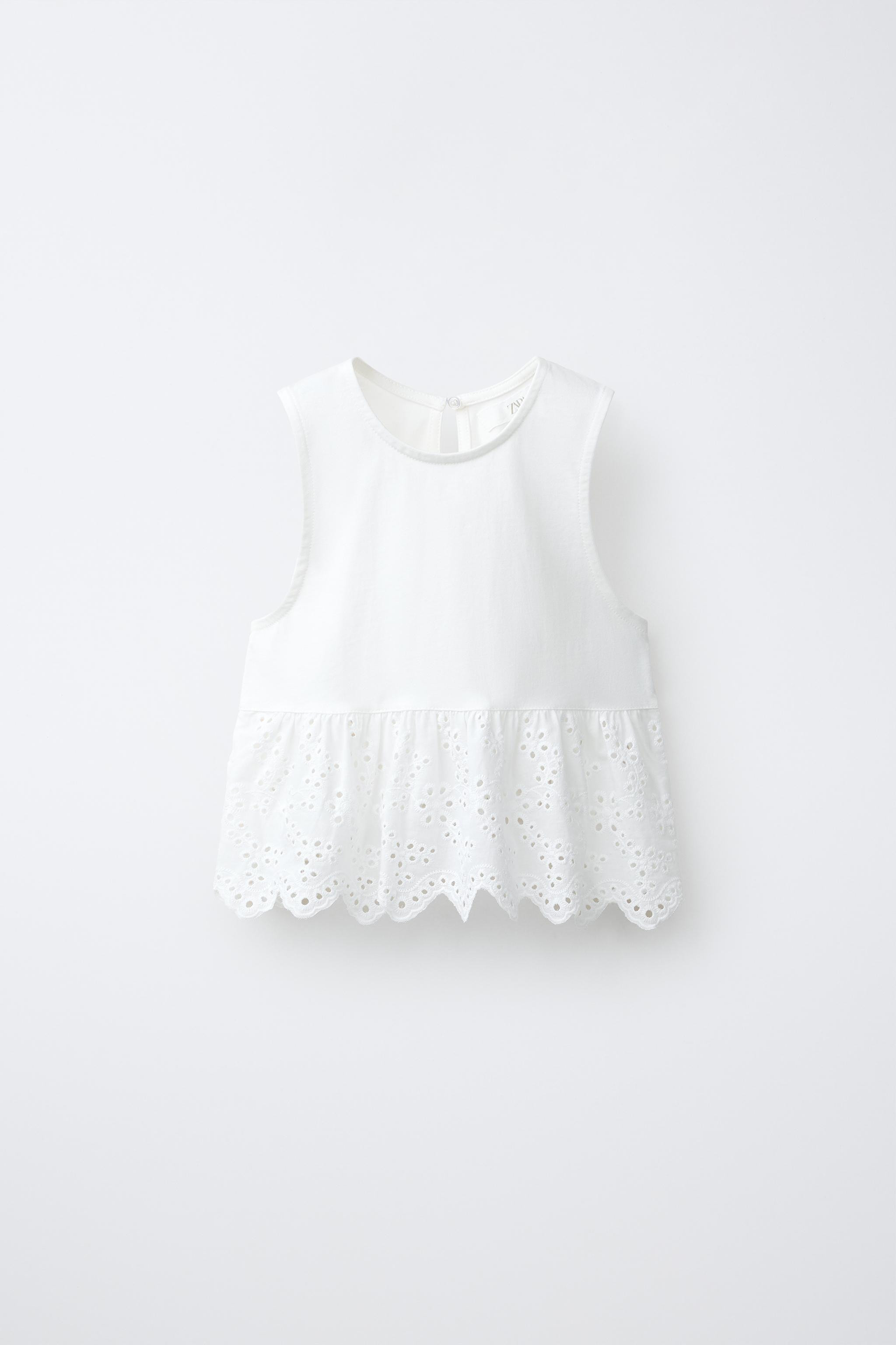 SWISS EMBROIDERY CONTRAST T-SHIRT | Zara US