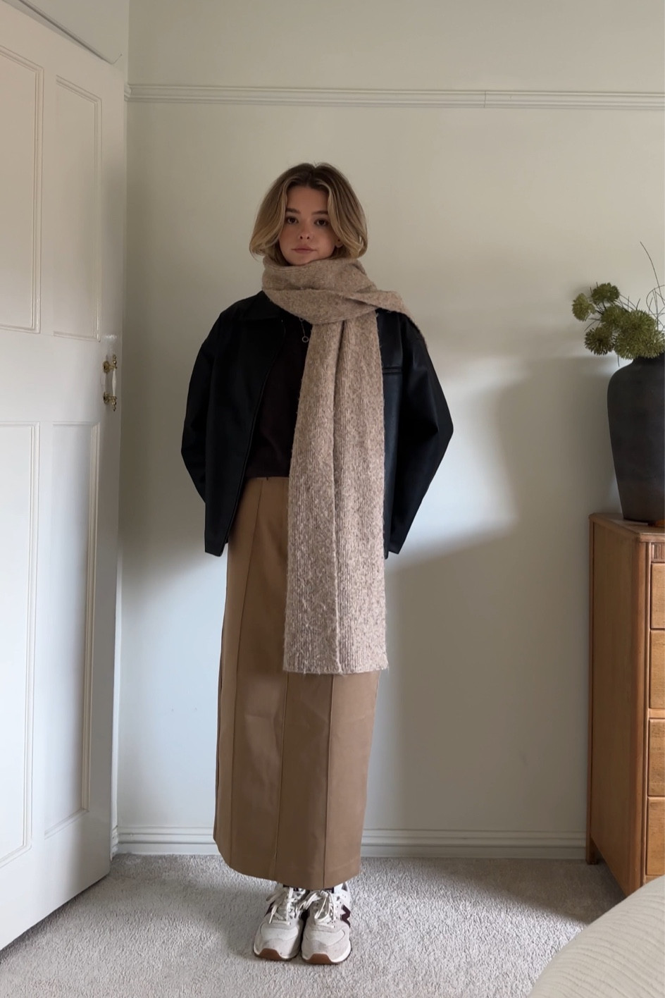 Madewell, Forever New, 4th & Reckless, New Balance, WAT The Brand, ASOS, H&M, Cotton On, Mint Velvet, tailored skirt, maxi skirt, minimal outfit, neutral style, cashmere knit



#LTKMostLoved #LTKsalealert #LTKeurope