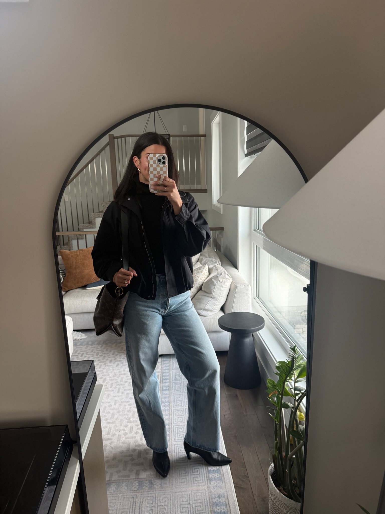 Ootn! These jeans are my current fav. Soooo flattering, works with heels or sneakers or flats! Tts ! 