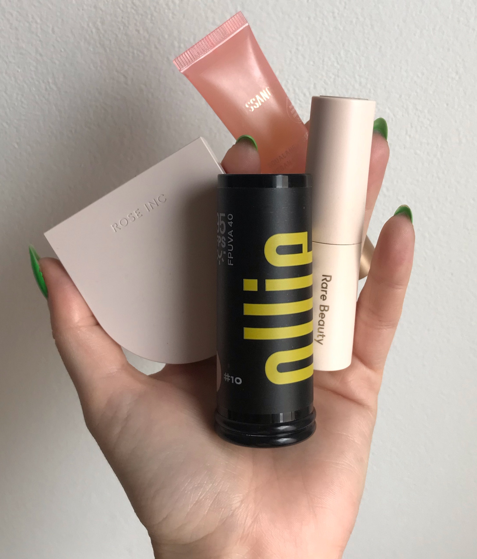 Já é quase verão e esses são meus essenciais: filtro solar, blush coradinho, rimel e lipbalm 

#LTKbeauty #LTKSeasonal #LTKbrasil