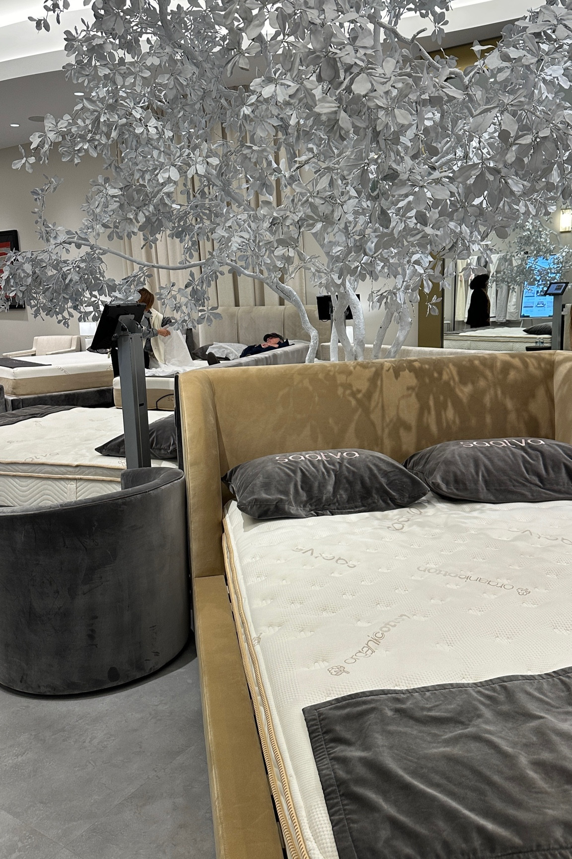 Time for a new mattress so we went into the Saatva store in Boston and tried all the different models. We landed on the Classic in Luxury Firm and I cannot wait! We haven’t bought a new mattress in 12 years ( is that bad? ) Worth the investment!

 

#LTKSaleAlert #LTKHome #LTKCyberWeek