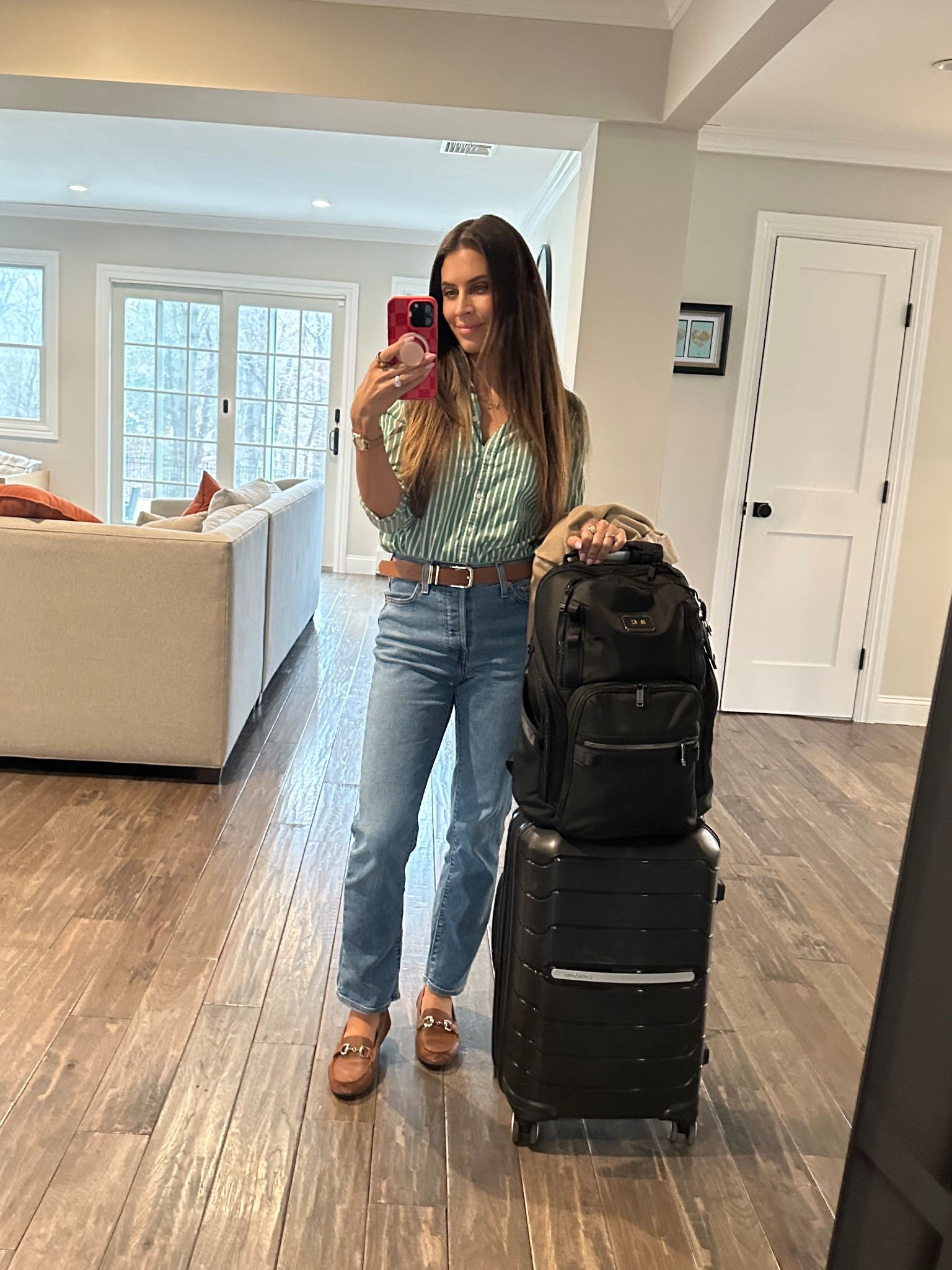 Travel outfit 

#worktraveloutfit #travelforwork #travelgear 