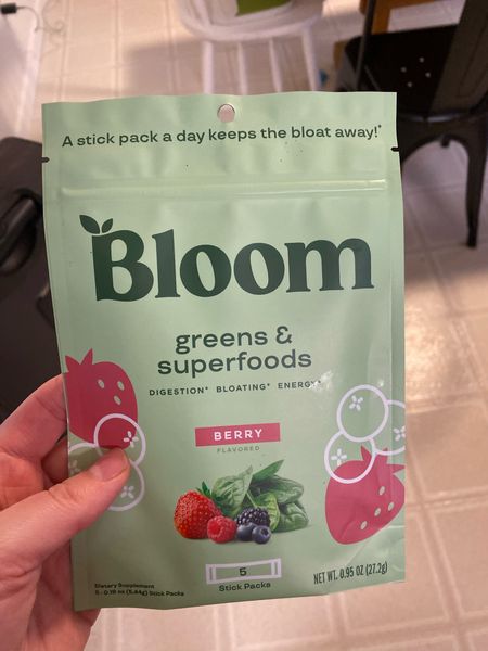 I started using these greens a few weeks ago. And I was SHOOK when I noticed a difference in my bloating. My fav flavor is the strawberry kiwi 



#LTKSeasonal #LTKfitness #LTKfindsunder50
