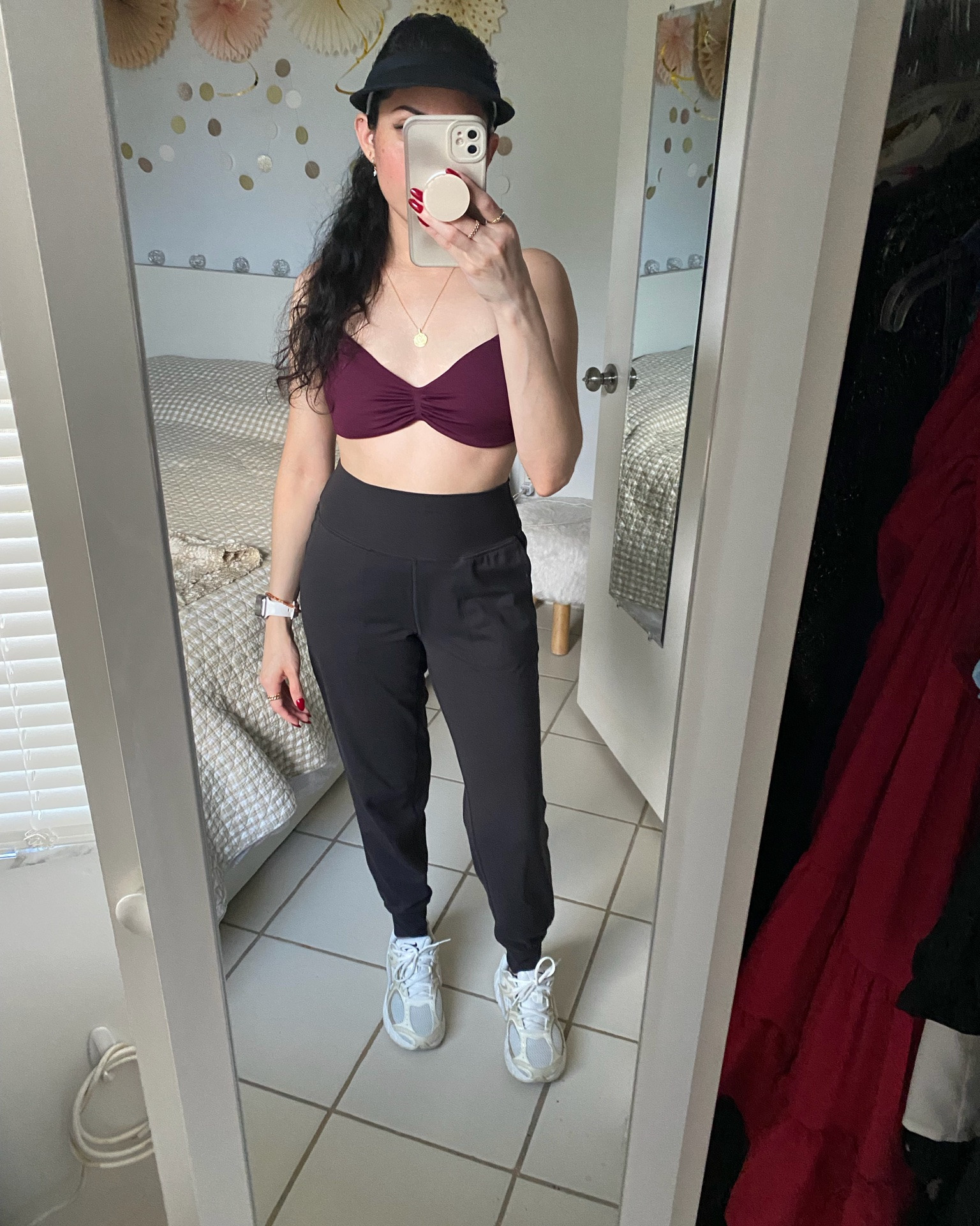 Sporty bra: xsmall // pants: xsmall // shoes: size 7
