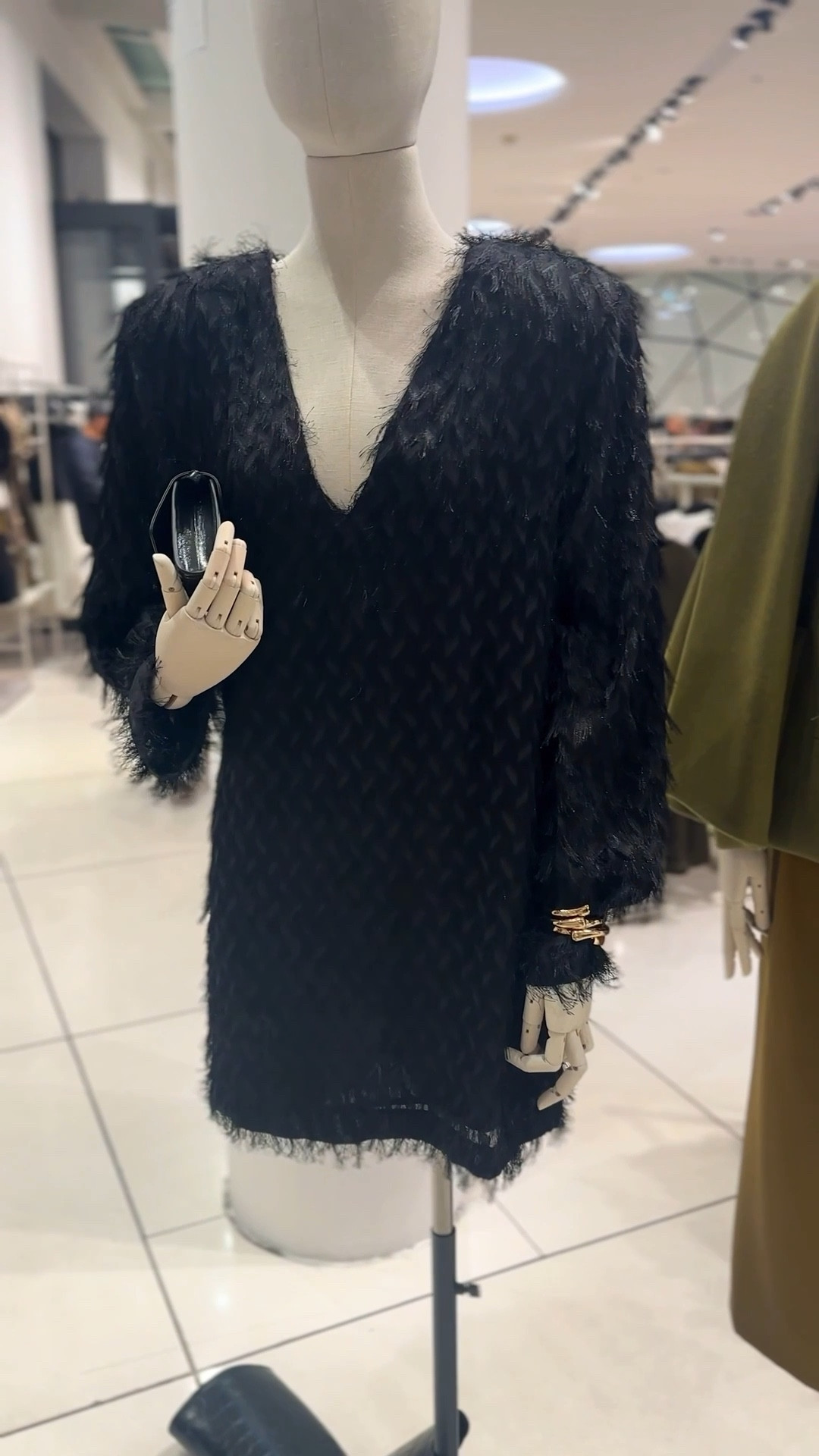 12 days, 12 holiday outfits ✨ from office dinners to Christmas Eve✨ Day 3 ✨monochrome olive green elegant and sophisticated ✨ let’s not forget about this black dress 😉

#LTKfestive #LTKpartywear #LTKwinter