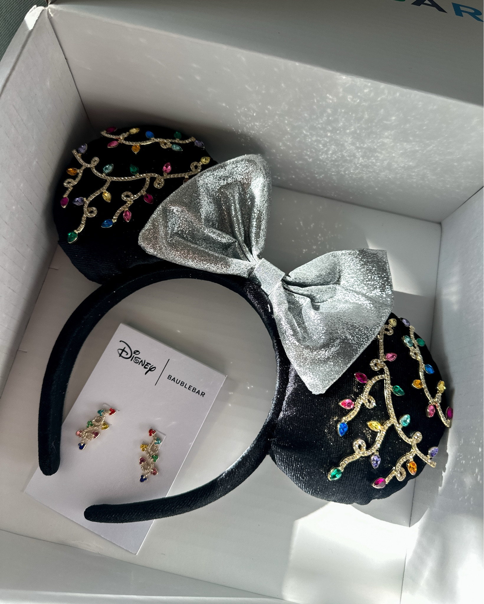 I'm a big fan of Christmas lights, so I had to get the new Disney x BaubleBar Holiday Lights Collection! The Minnie Mouse Lights Ears Headband and Disney Lights Ear Crawlers are adorable accessories — ideal for holiday trips✨ #gifted #DisneyxBaubleBar #LTKStyle #BaubleBarHoliday #DisneyStyle #DisneyChristmas #HolidayAccessories #DisneyEars #DisneyJewelry #ChristmasLights #HolidayStyle

#LTKHoliday #LTKSeasonal #LTKGiftGuide