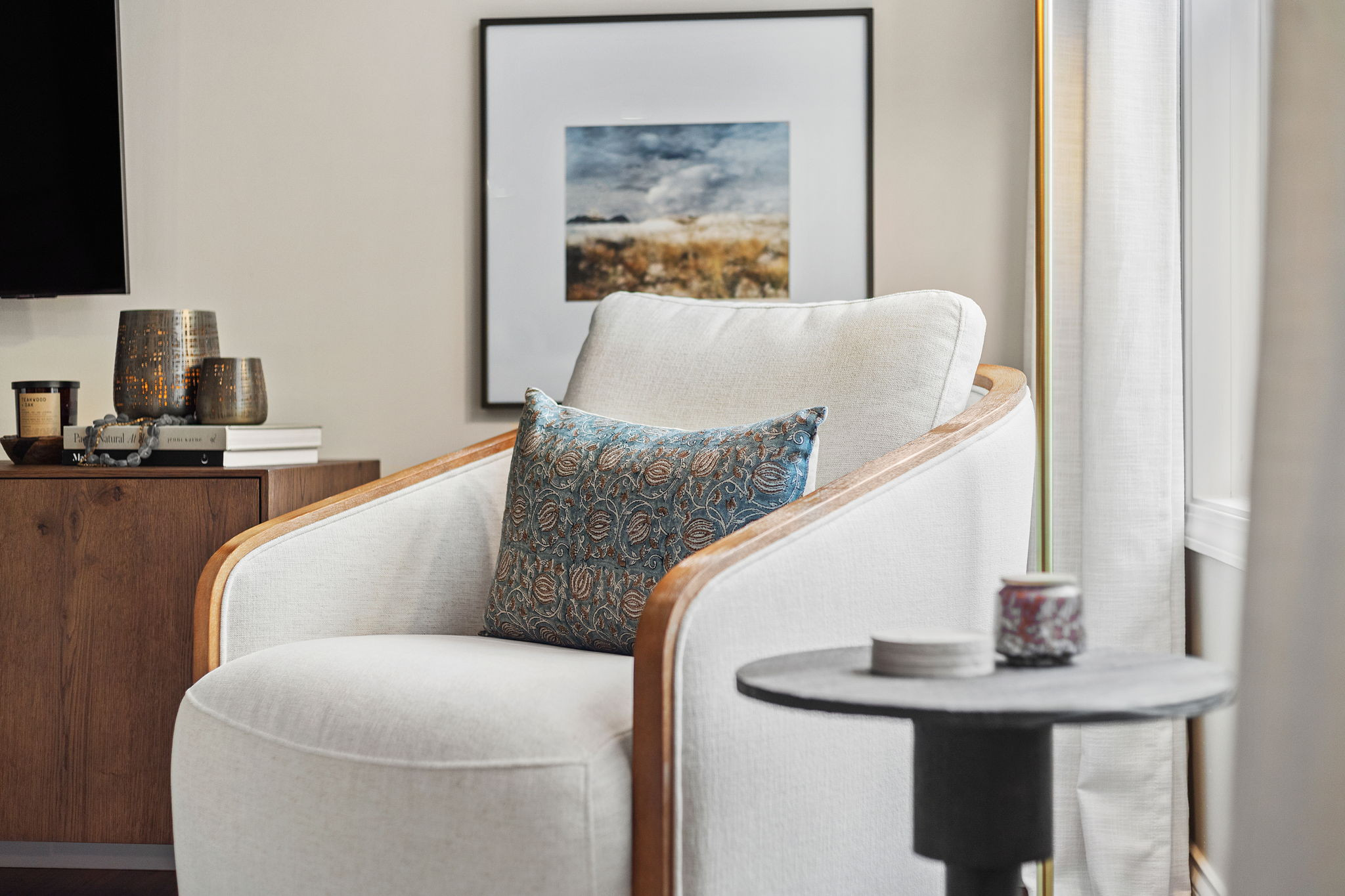 Creating the coziest corners...

Corner seating is one of the easiest ways to add character to a space. Start with a fabulous (and comfortable) chair, set the mood with good lighting and candles. Artwork to tie in your personality and a functional table so it creates extra space for your morning coffee or evening wind down.  

 #LTKSeasonal #LTKStyleTip