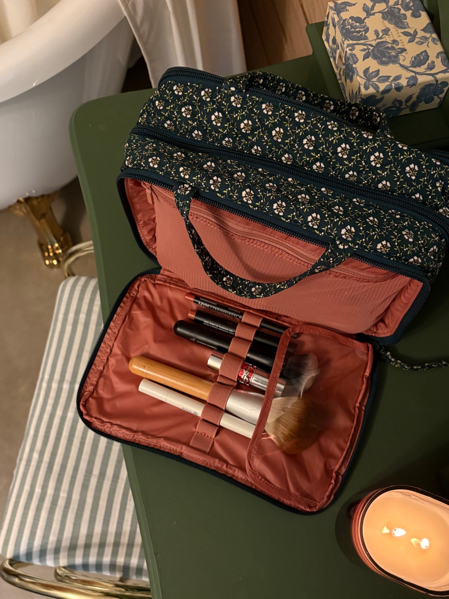 Vera Bradley makeup bag 