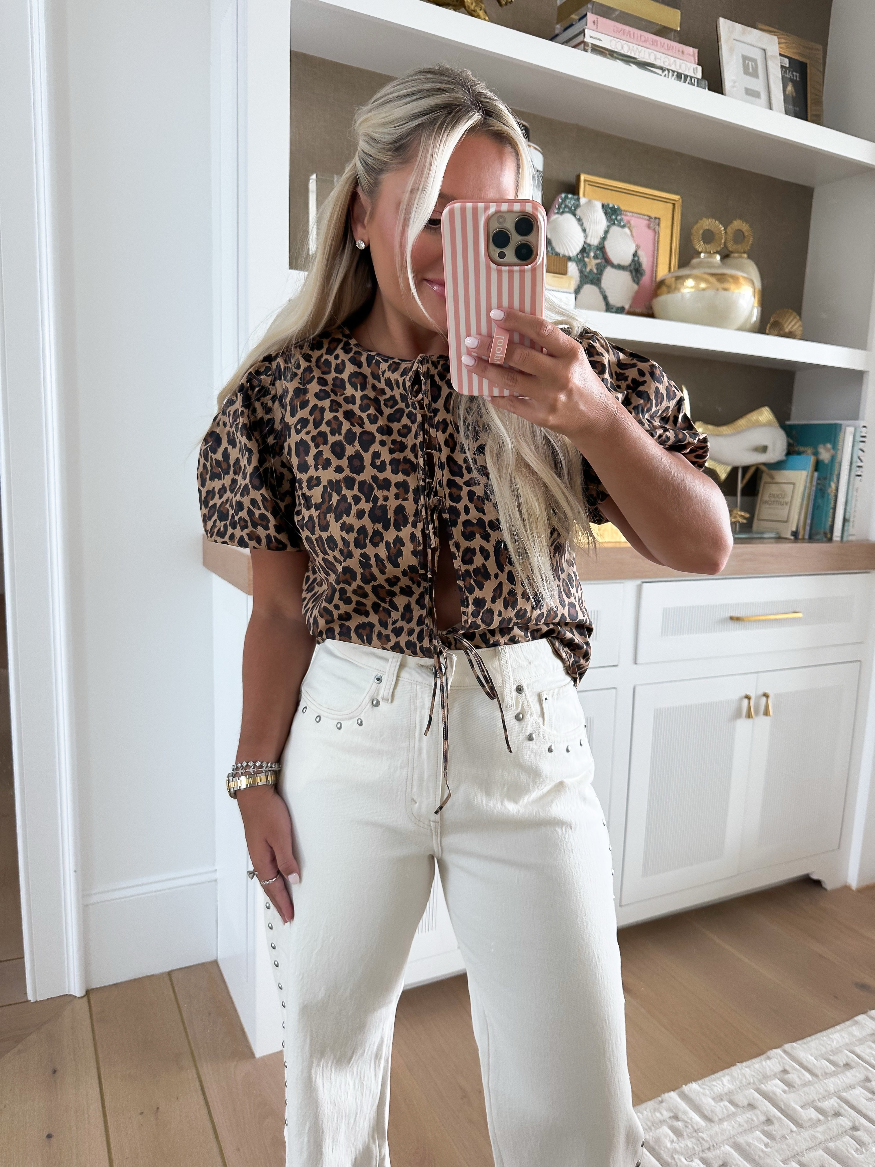 White denim for fall, Walmart shoes, Leopard fall transition outfit. Loopycase code: WHITNEYNRIFE. 

 Wearing size small top and 27 jeans!

#LTKStyleTip #LTKFindsUnder100 #LTKPetite