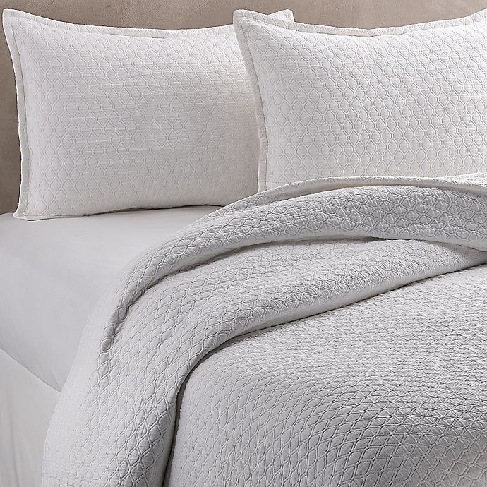 Vera Wang™ Puckered Diamond Matelassé Coverlet in White | Bed Bath & Beyond