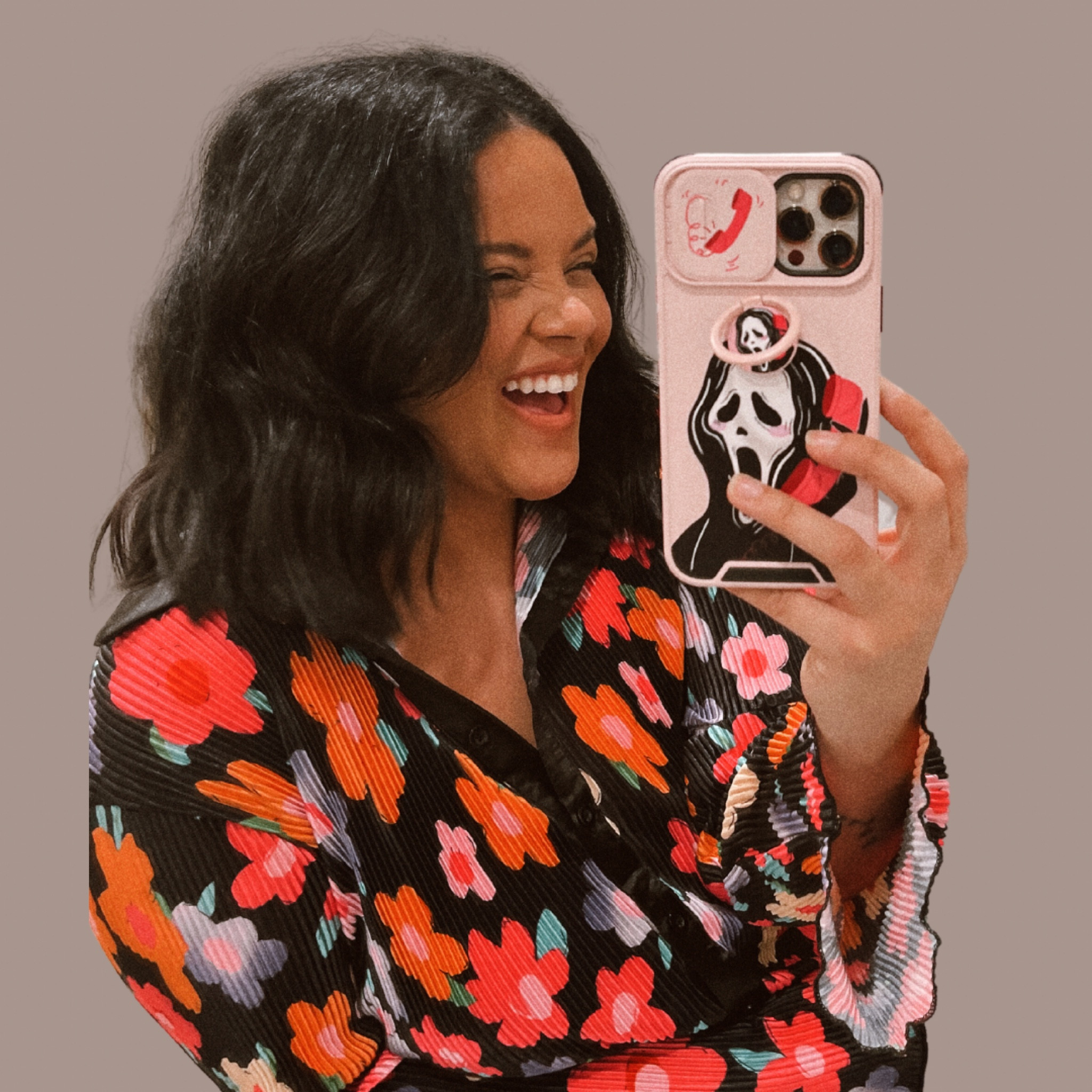 Ghost face phone case. Halloween phone case. Scream movie. Halloween decor 

#LTKunder50 #LTKmidsize #LTKSeasonal