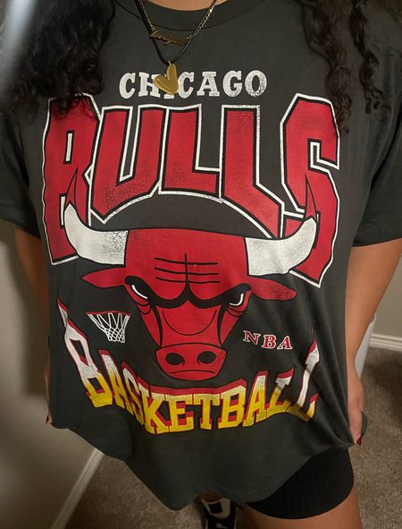 obsessed with my new chicago bulls shirt🏀 it’s currently 30% off at Old Navy! 

#LTKSale