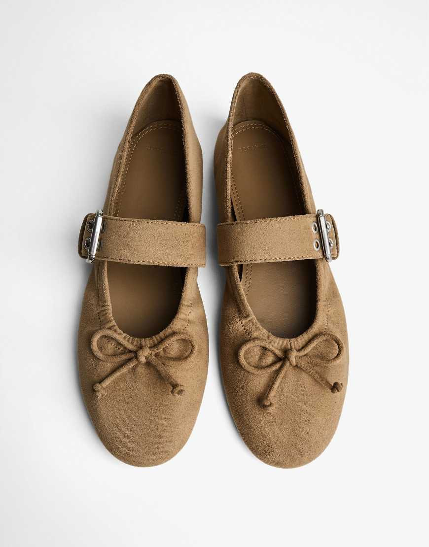 Bershka Buckled ballerina flats in tan-Brown | ASOS (Global)