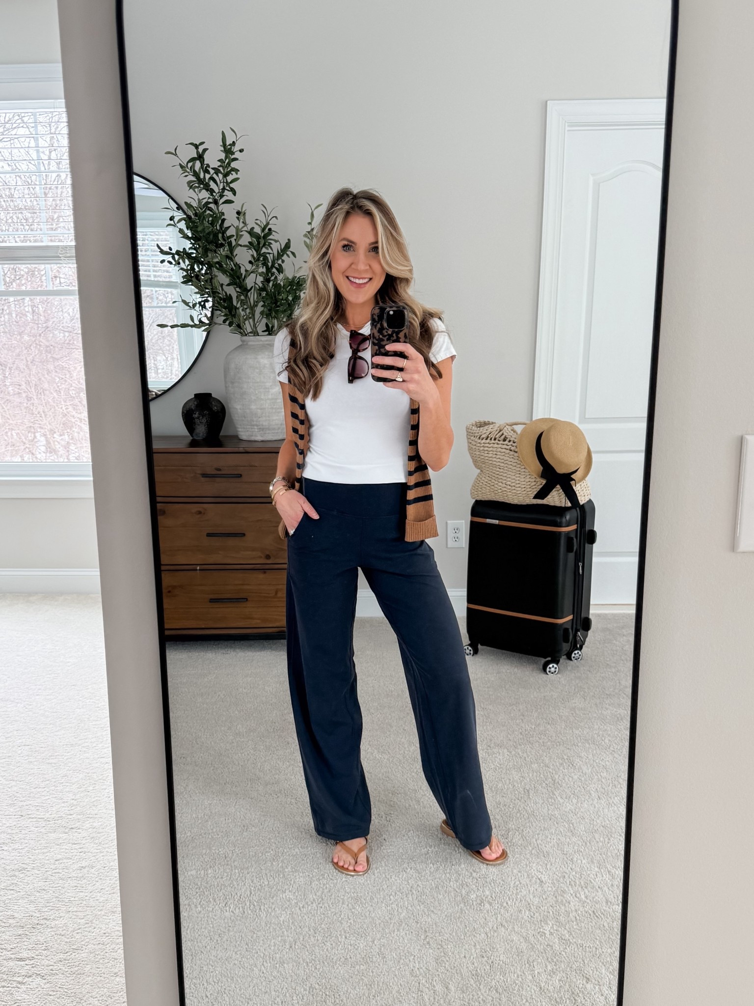 I love these Amazon pants in several colors! Great travel outfit.￼

#LTKTravel #LTKmomlife #LTKgrwm