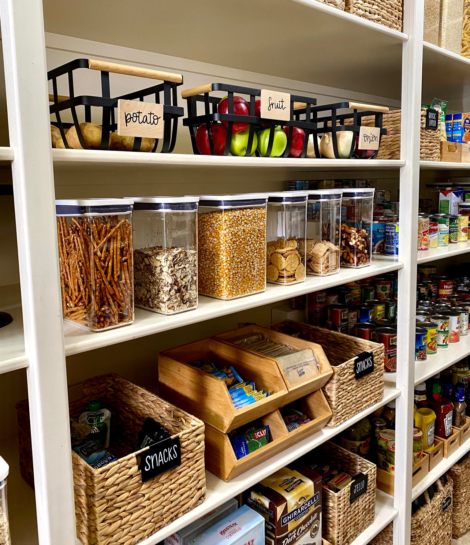 The snack zone | Create zones in your pantry to keep things in their places. Everything has a home!

#home #organize #pantry

#LTKhome